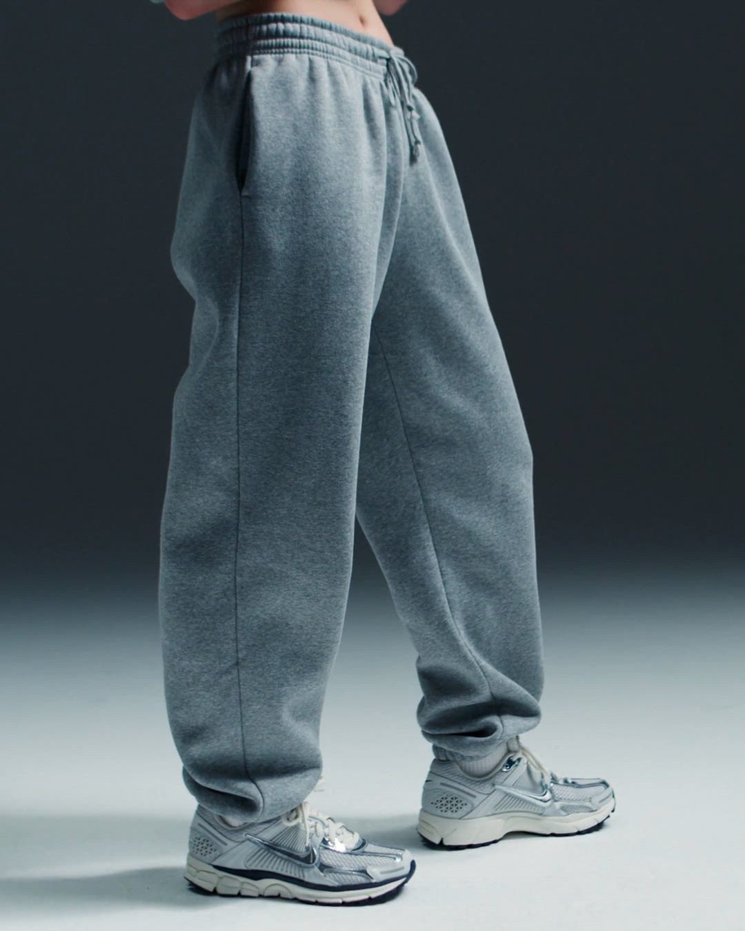 Nike Women's Sportswear Phoenix Fleece High-Waisted Oversized