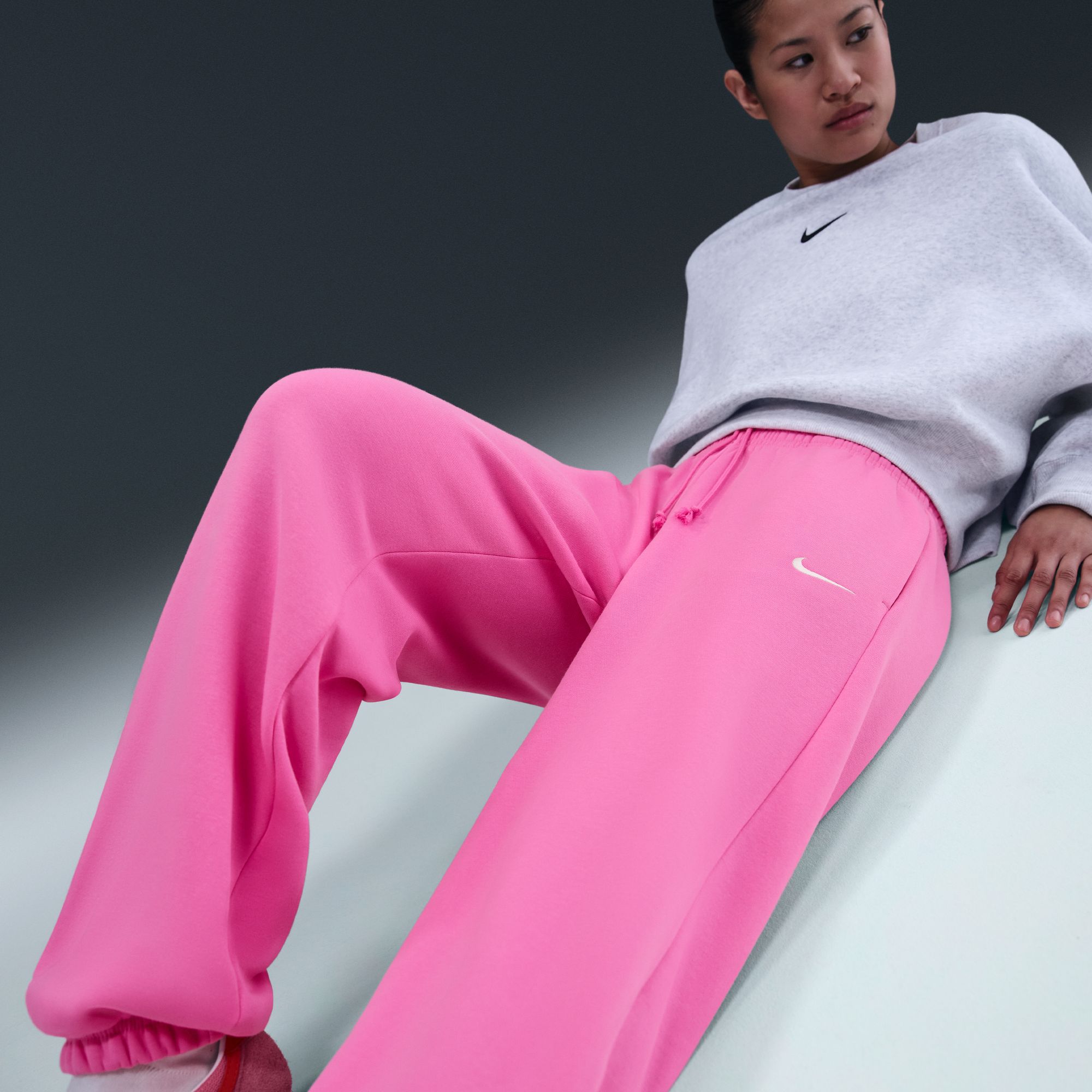 Nike Women's Sportswear Phoenix Fleece High-Waisted Oversized Sweatpants product image