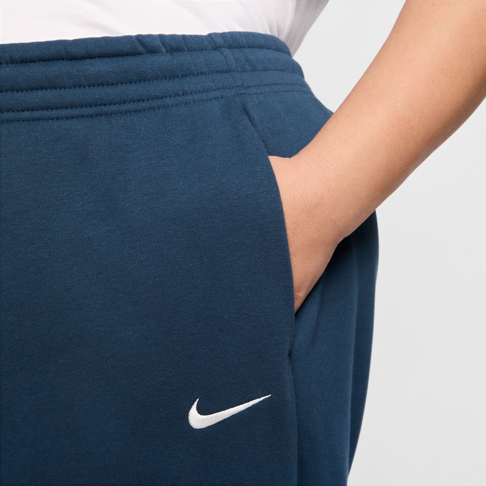 Nike Women's Sportswear Phoenix Fleece High-Waisted Oversized Sweatpants (Plus Size) product image