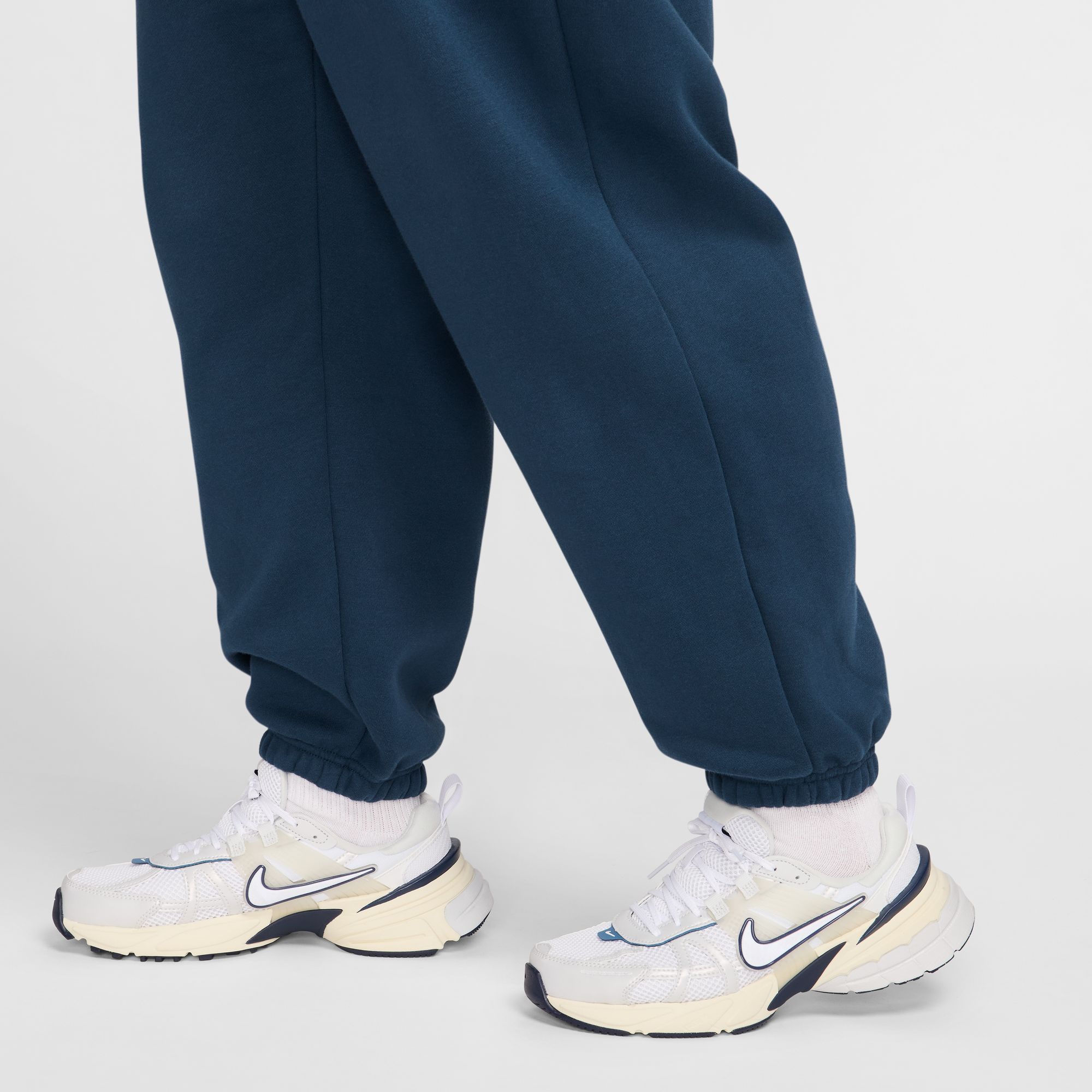 Nike Women's Sportswear Phoenix Fleece High-Waisted Oversized Sweatpants (Plus Size) product image