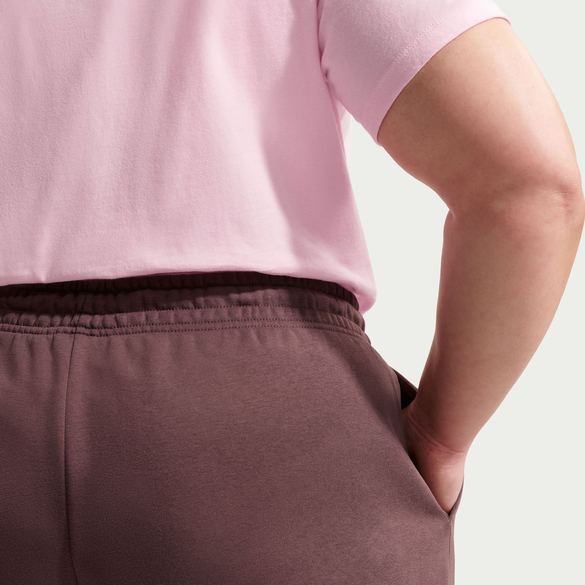 Nike Women's Sportswear Phoenix Fleece High-Waisted Oversized Sweatpants (Plus Size) product image