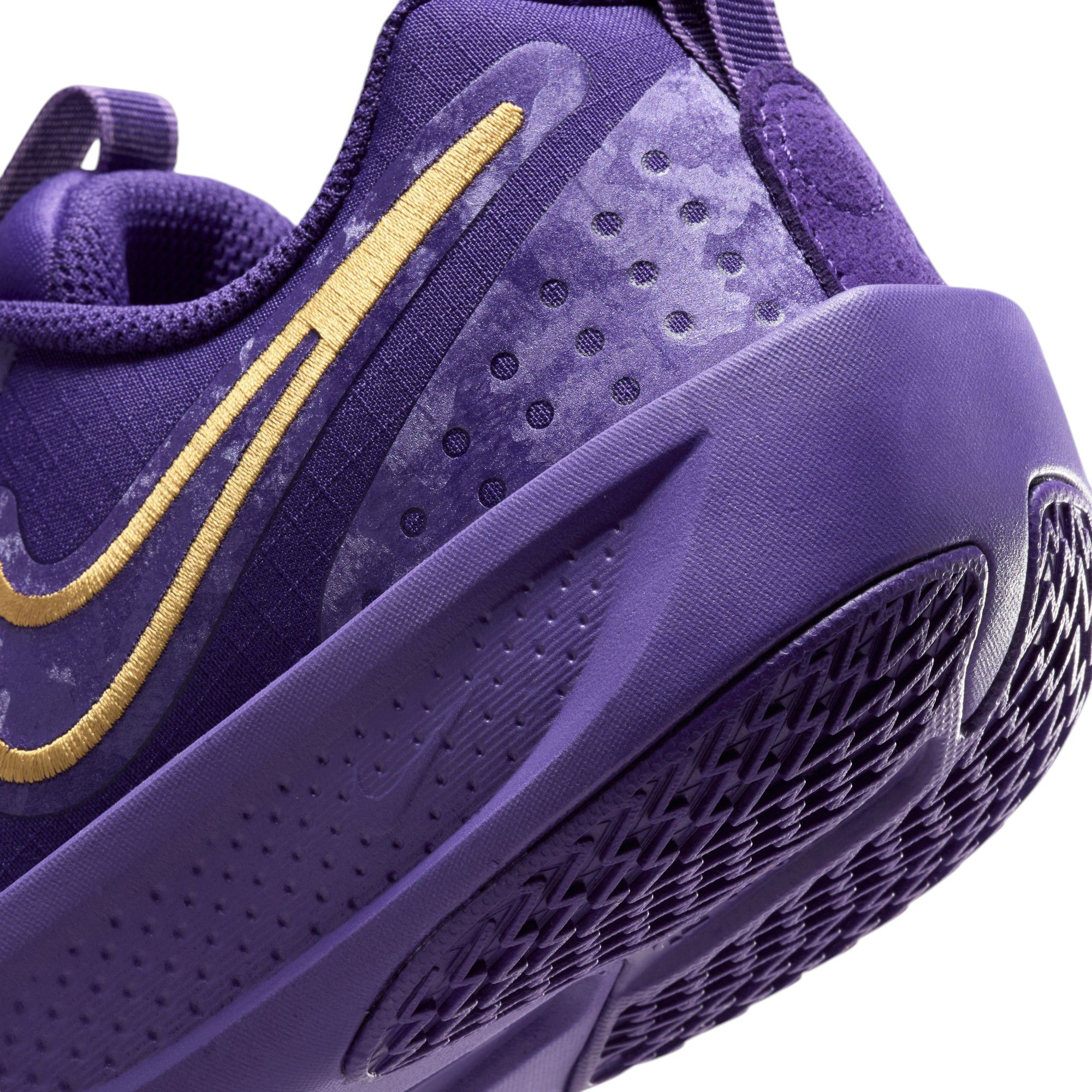 Nike Kids' Grade School G.T. Cut 3 Basketball Shoes product image