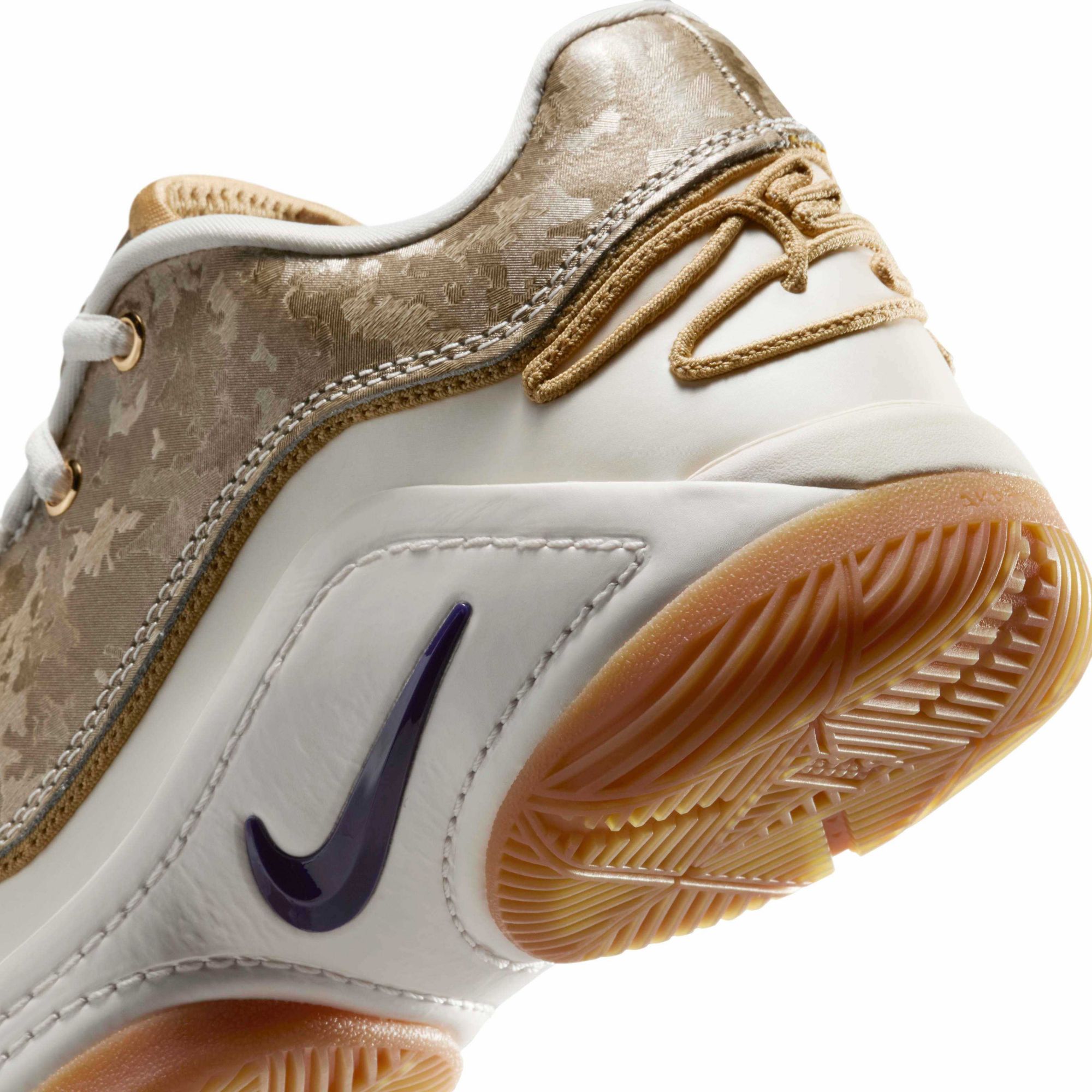Nike Kids' Grade School Lebron XXII Basketball Shoes product image