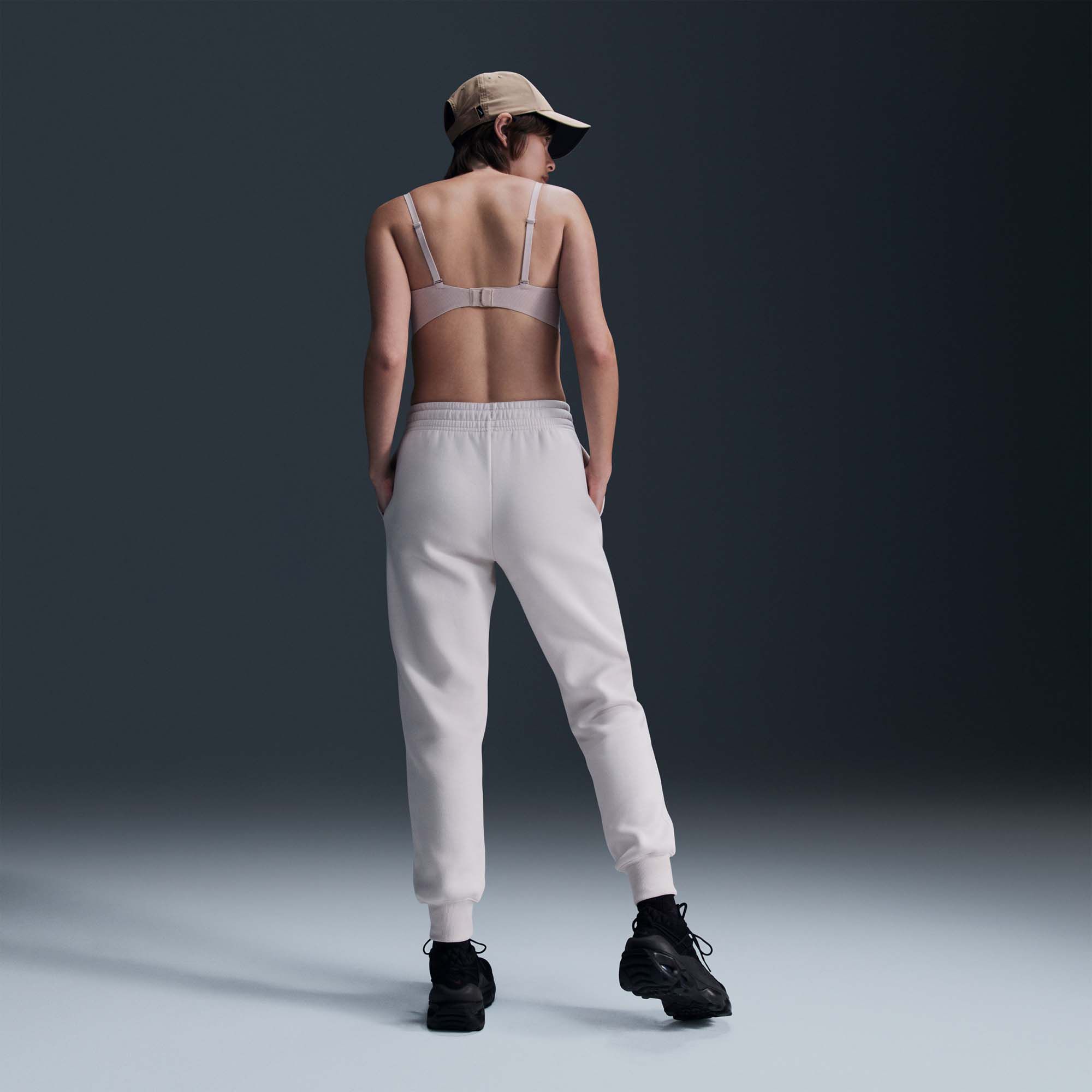 Nike Women's Sportswear Phoenix Fleece Mid-Rise Sweatpants product image