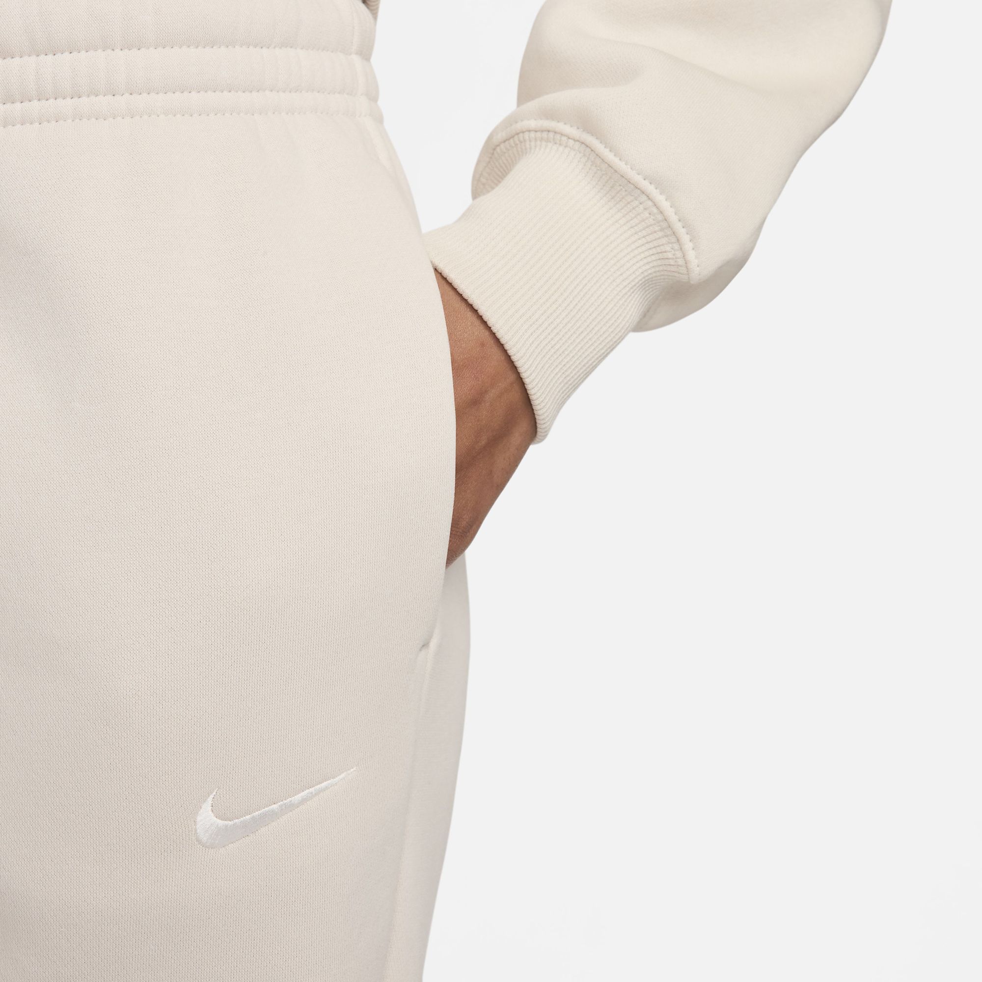 Nike Women's Sportswear Phoenix Fleece Mid-Rise Sweatpants product image