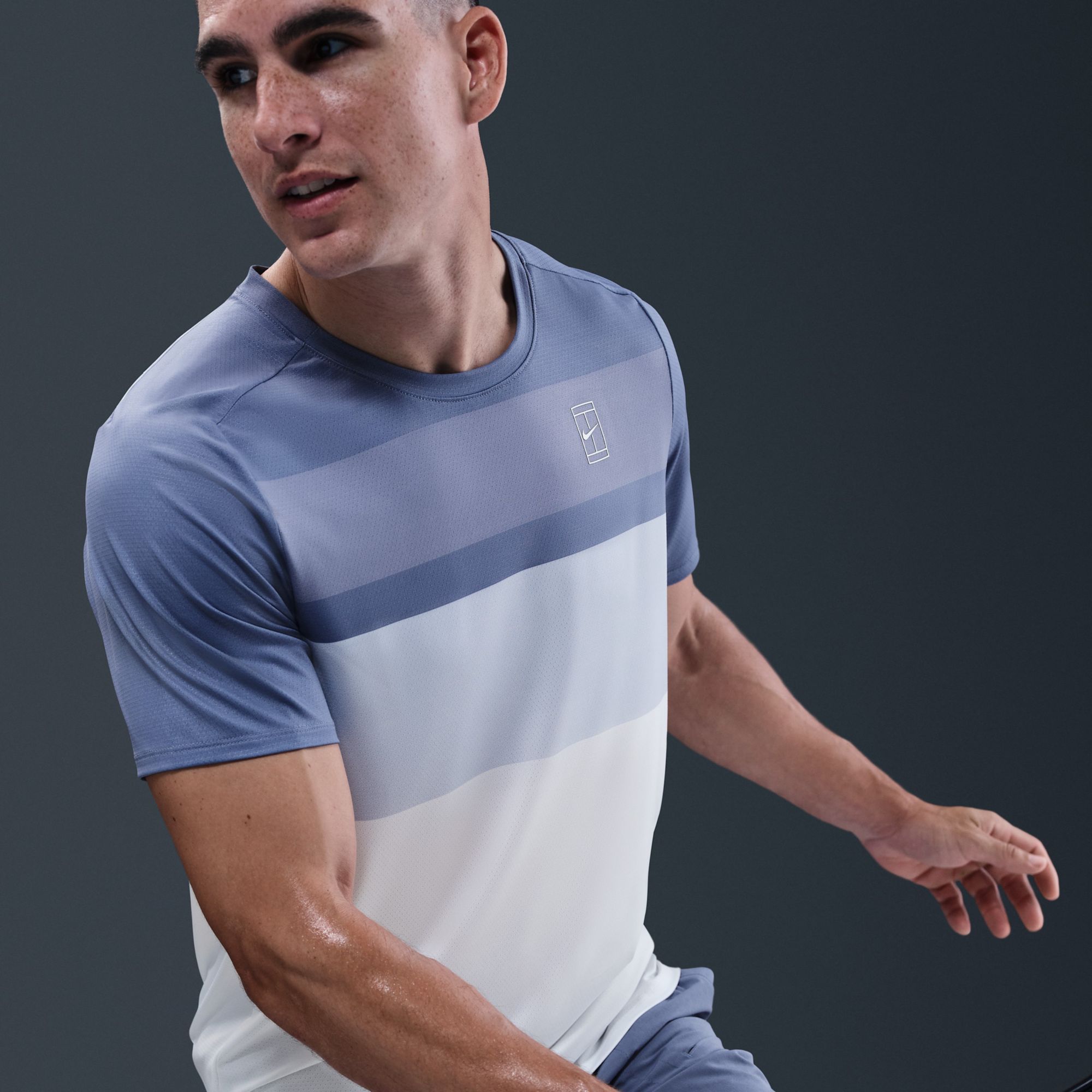 Nike Men's NikeCourt Slim-Fit Advantage Printed Tennis Shirt product image