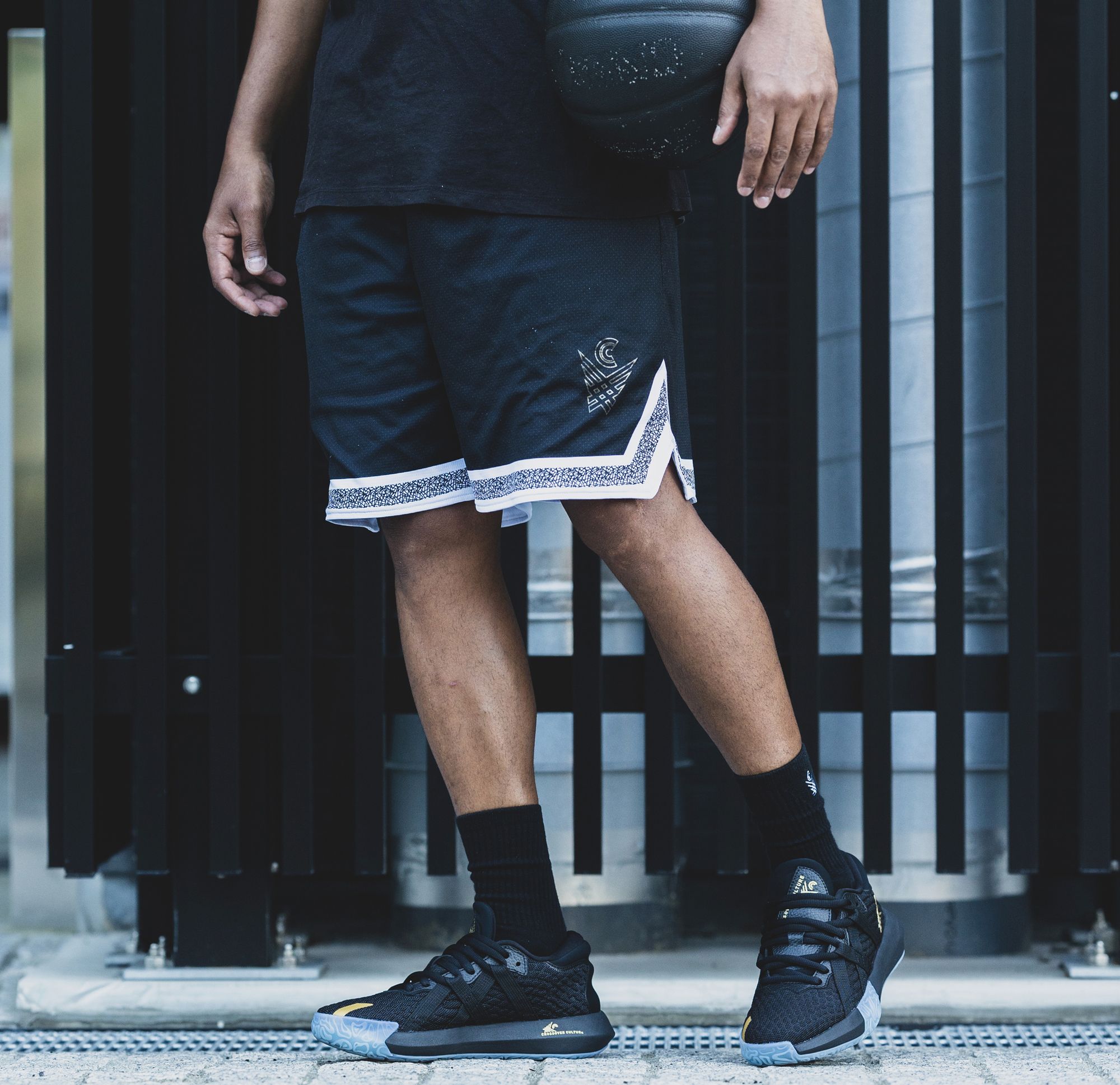 Crossover Culture Fatale Basketball Shoes product image