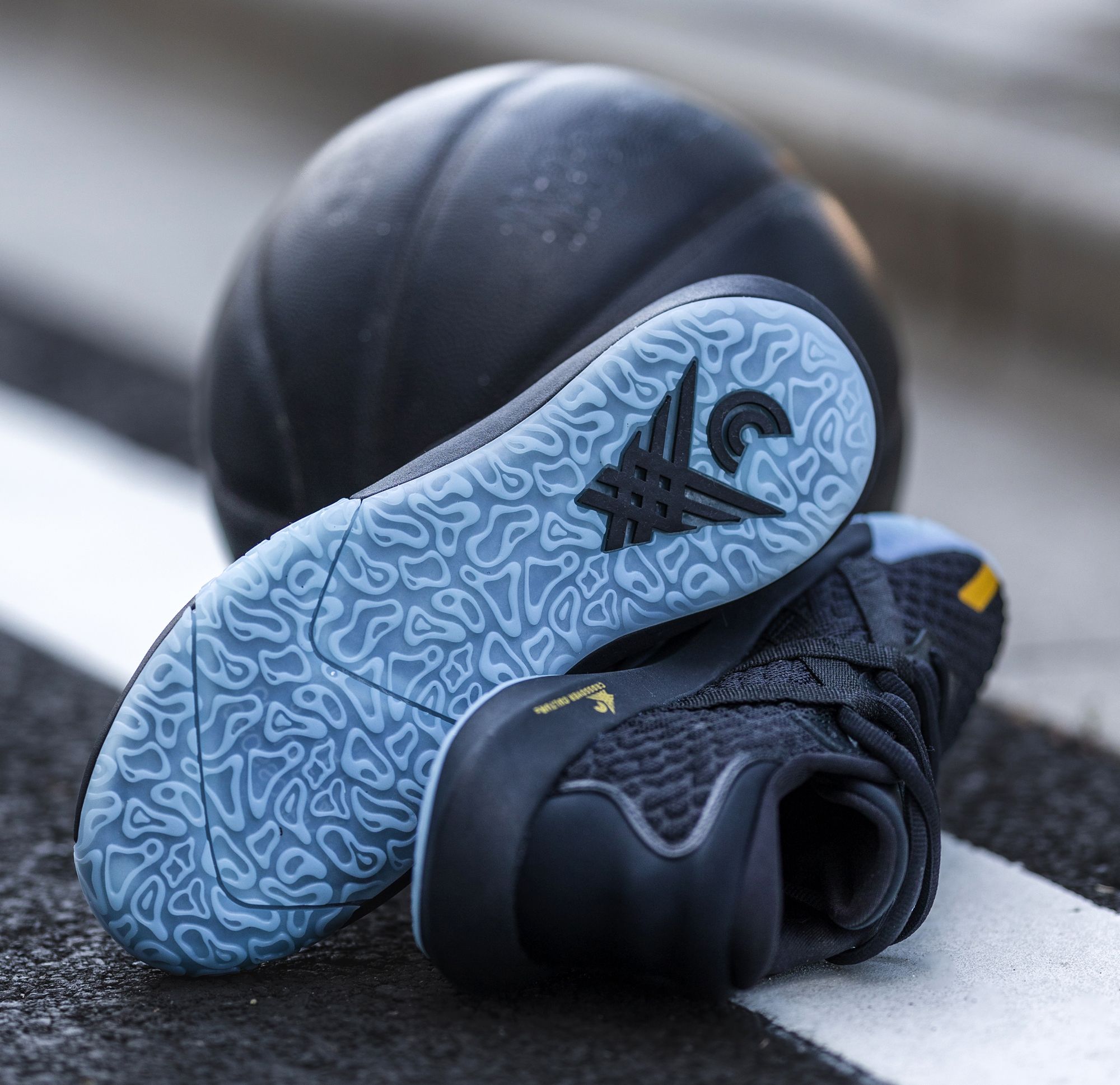 Crossover Culture Fatale Basketball Shoes product image