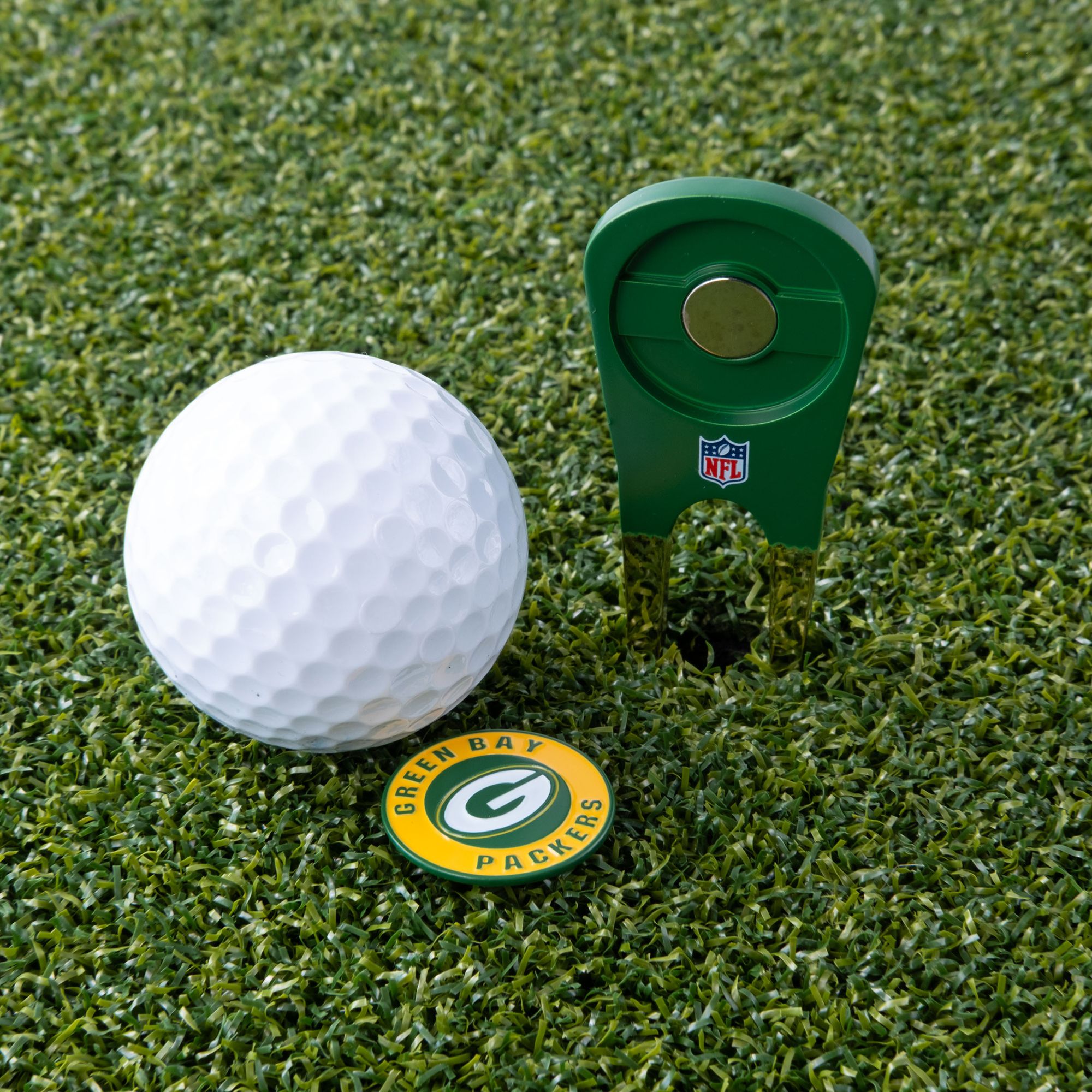 CMC Design Green Bay Packers Divot Tool with Custom Shaped Removable Marker product image