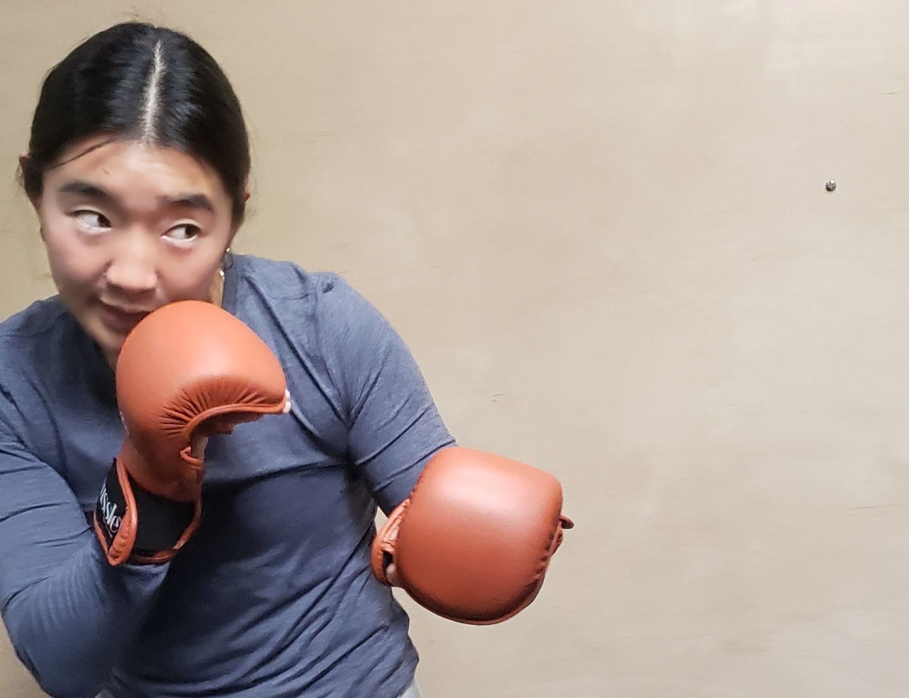 Tussle Women's Hybrid Boxing Gloves product image