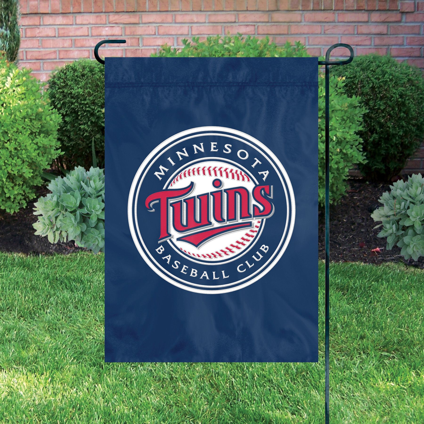 Party Animal Minnesota Twins Premium Garden Flag