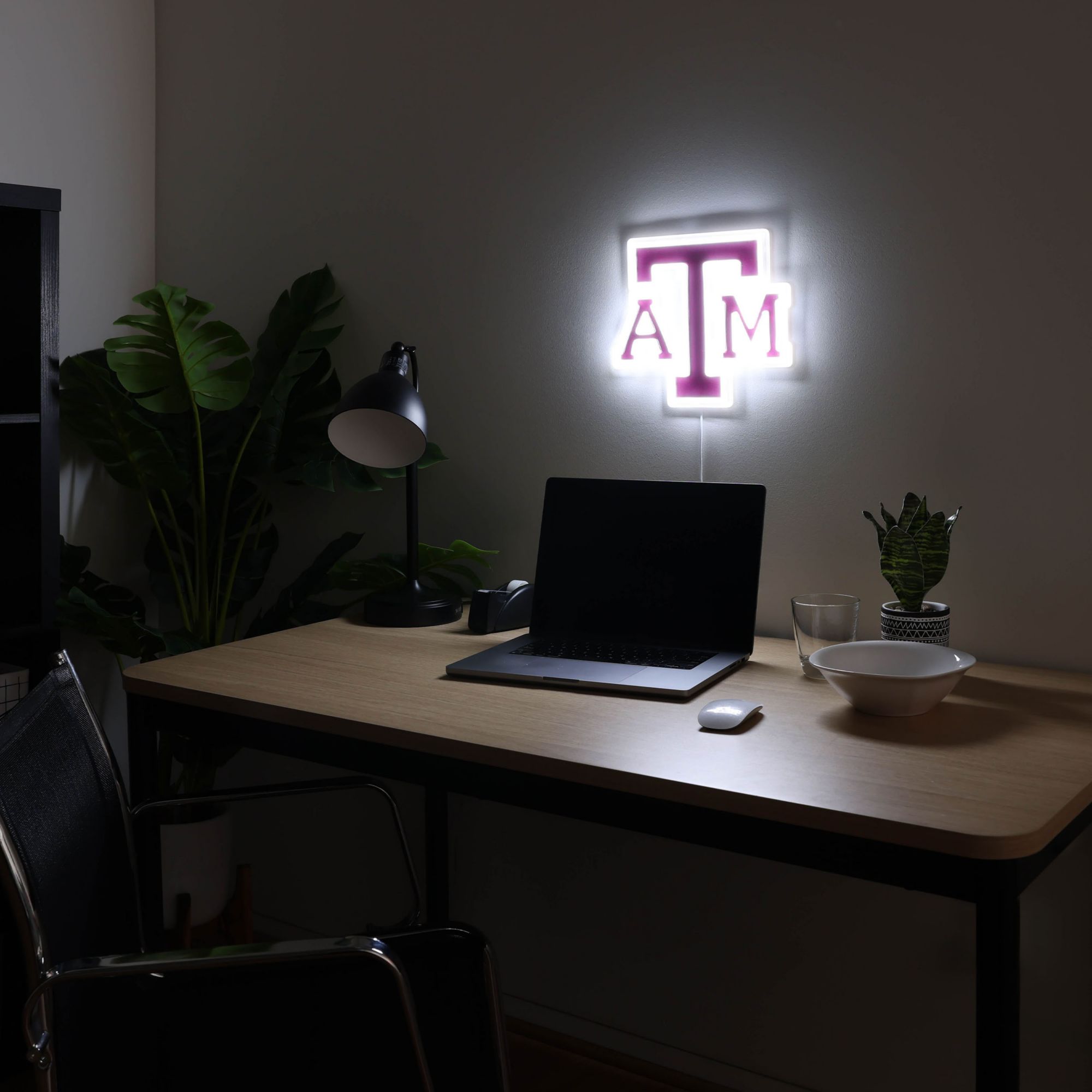 FOCO Texas A&M Aggies Neon Light-Up Sign product image