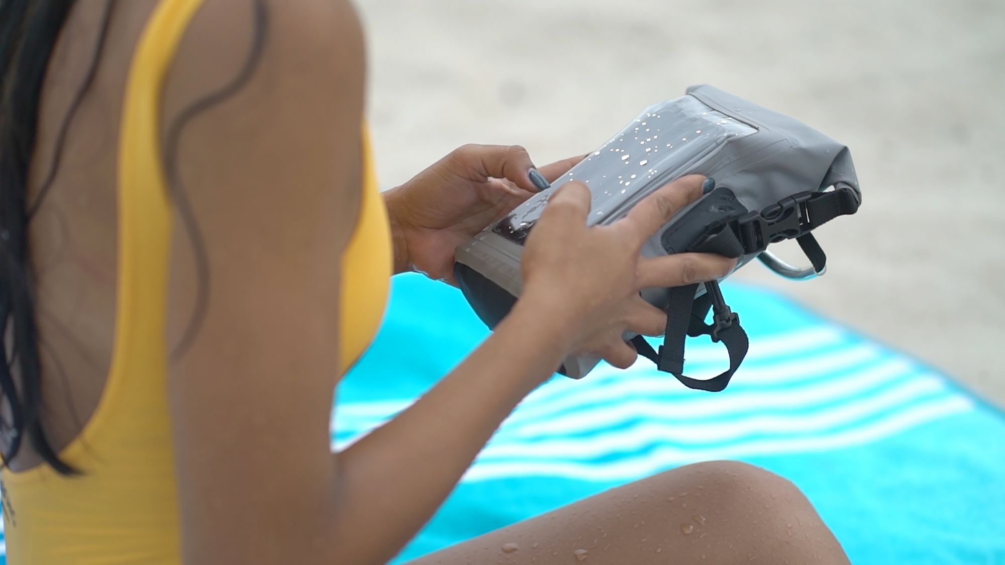 geckobrands Waterproof Phone Tote product image