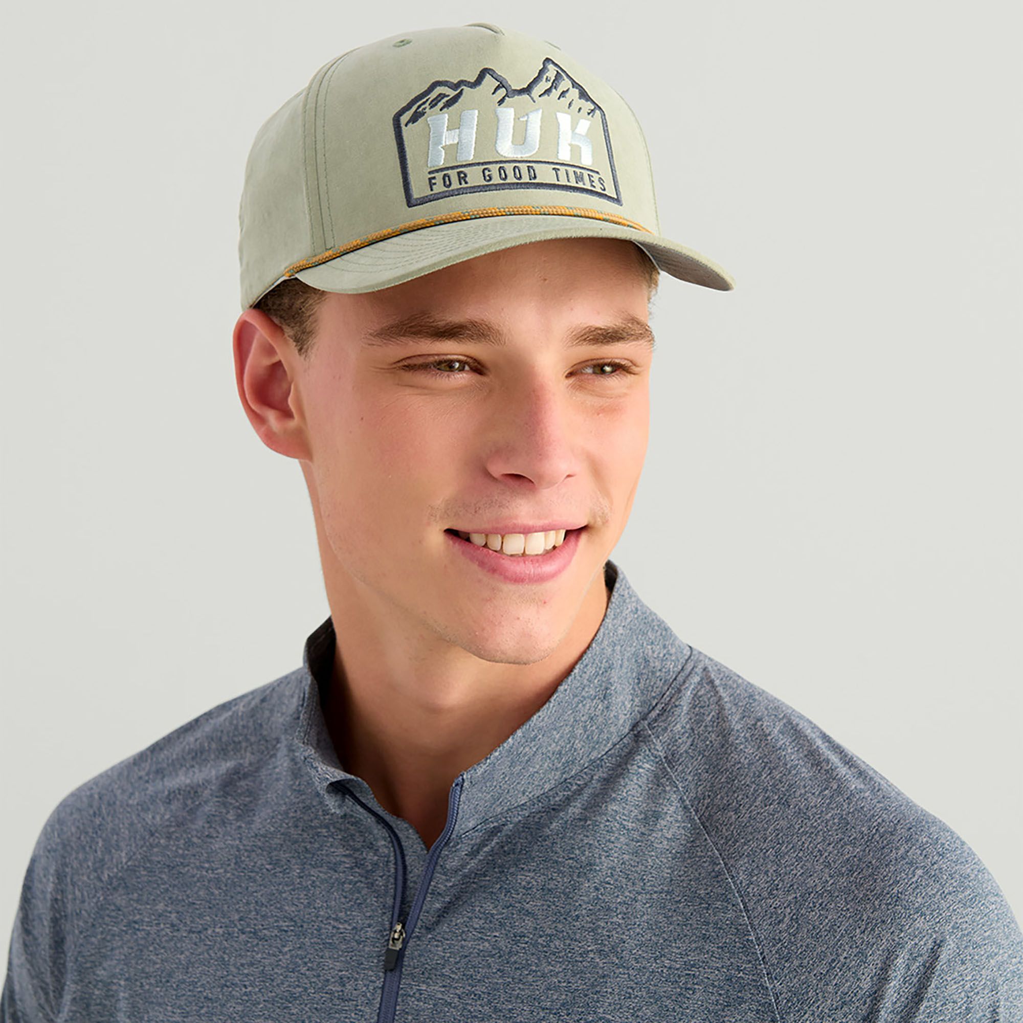 HUK Men's Airweight 1/4 Zip product image