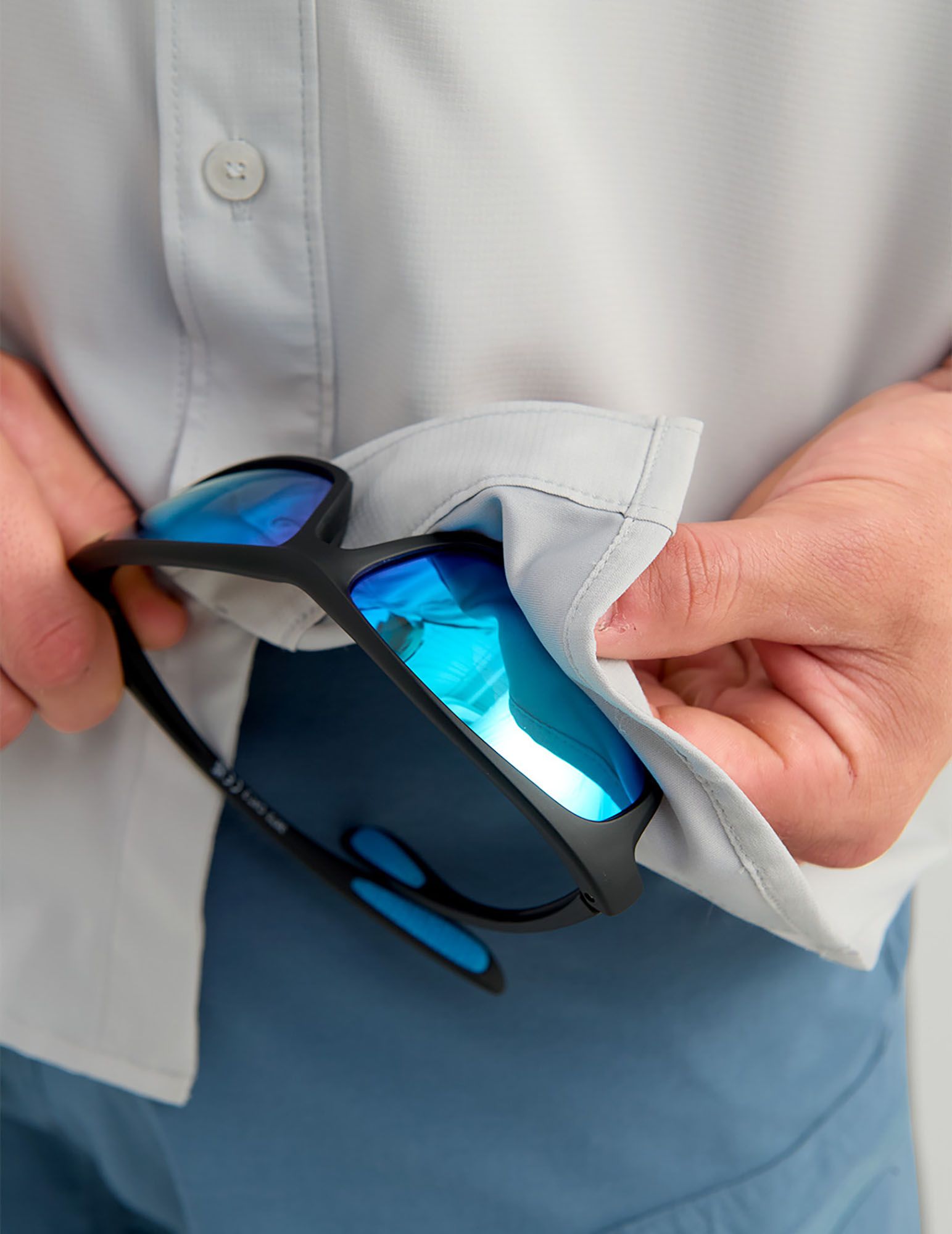 HUK Men's Tide Point Button Down T-Shirt product image