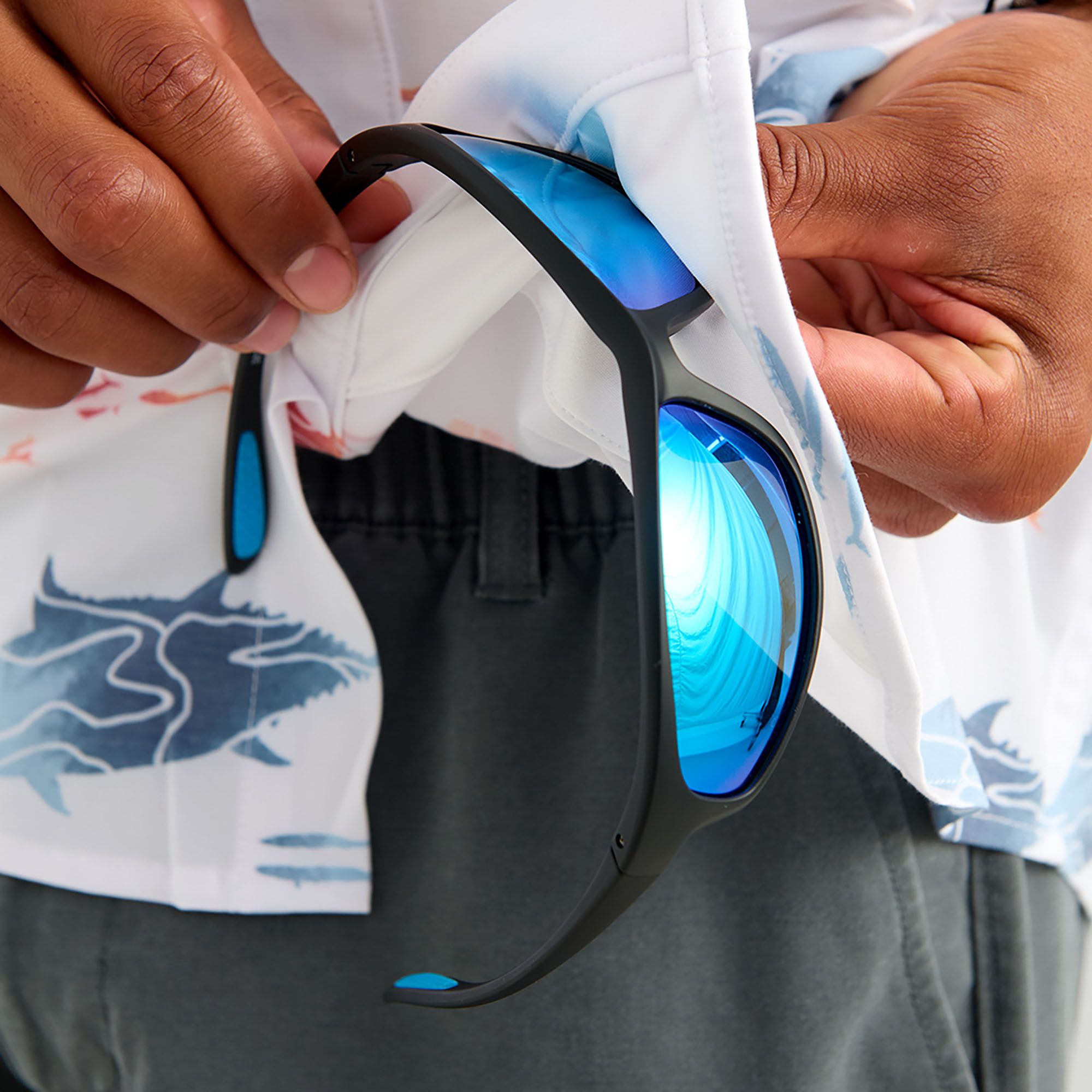 HUK Men's Short Sleeve Kona Button Down product image