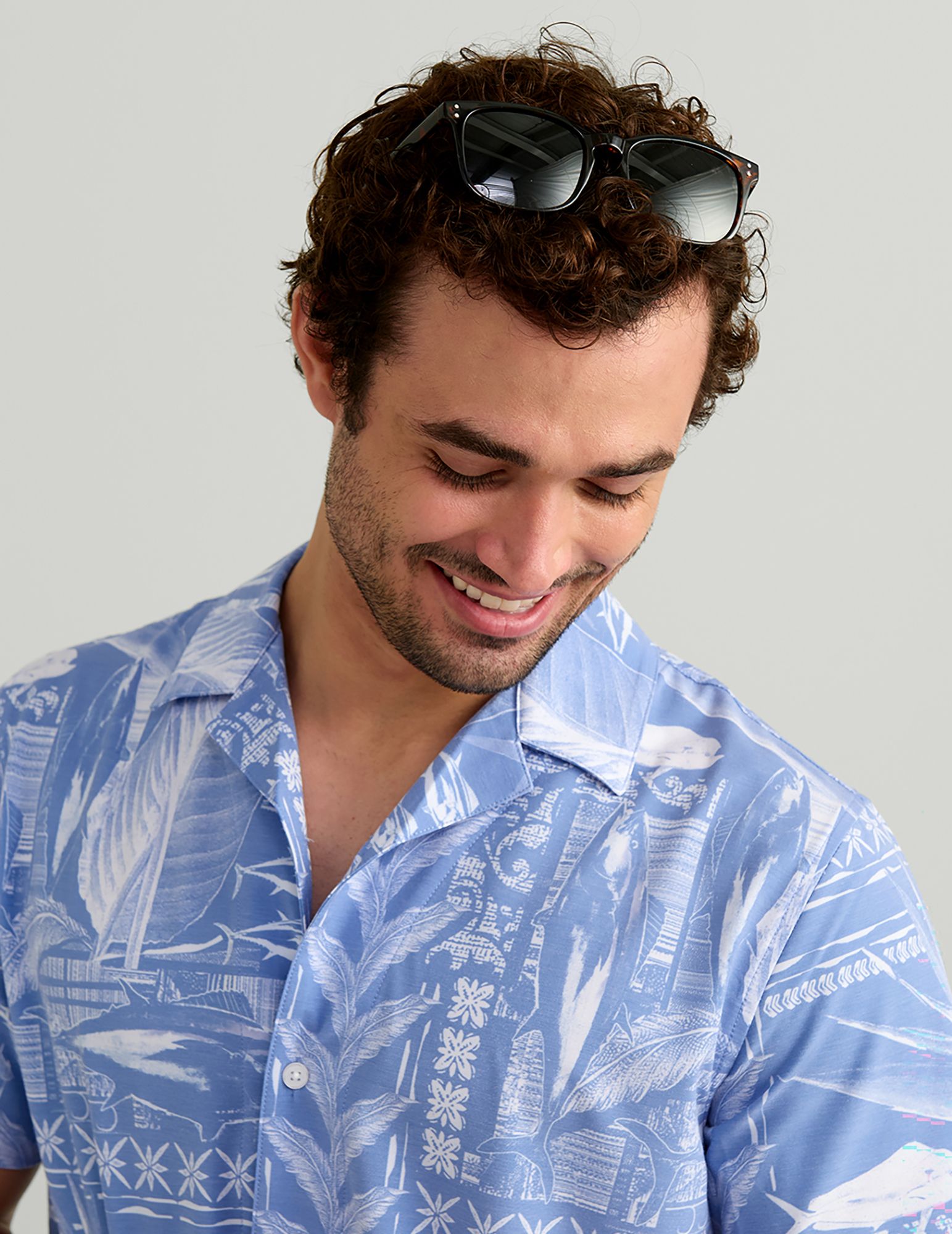 HUK Men's Short Sleeve Button-Down Camp Shirt product image