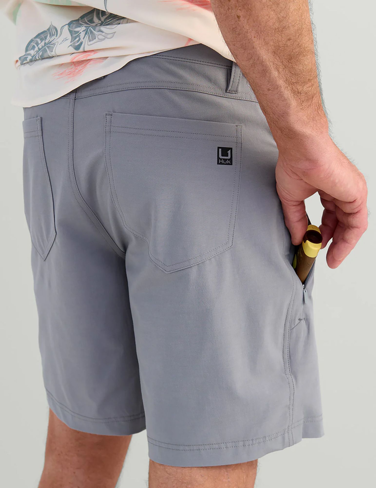 HUK Men's 9" Kona Shorts product image
