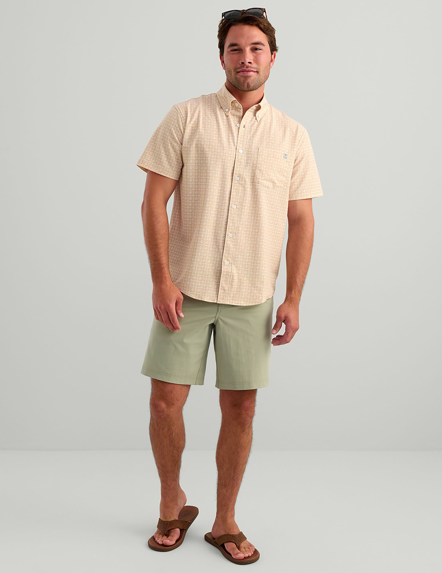 HUK Men's 9" Kona Shorts product image