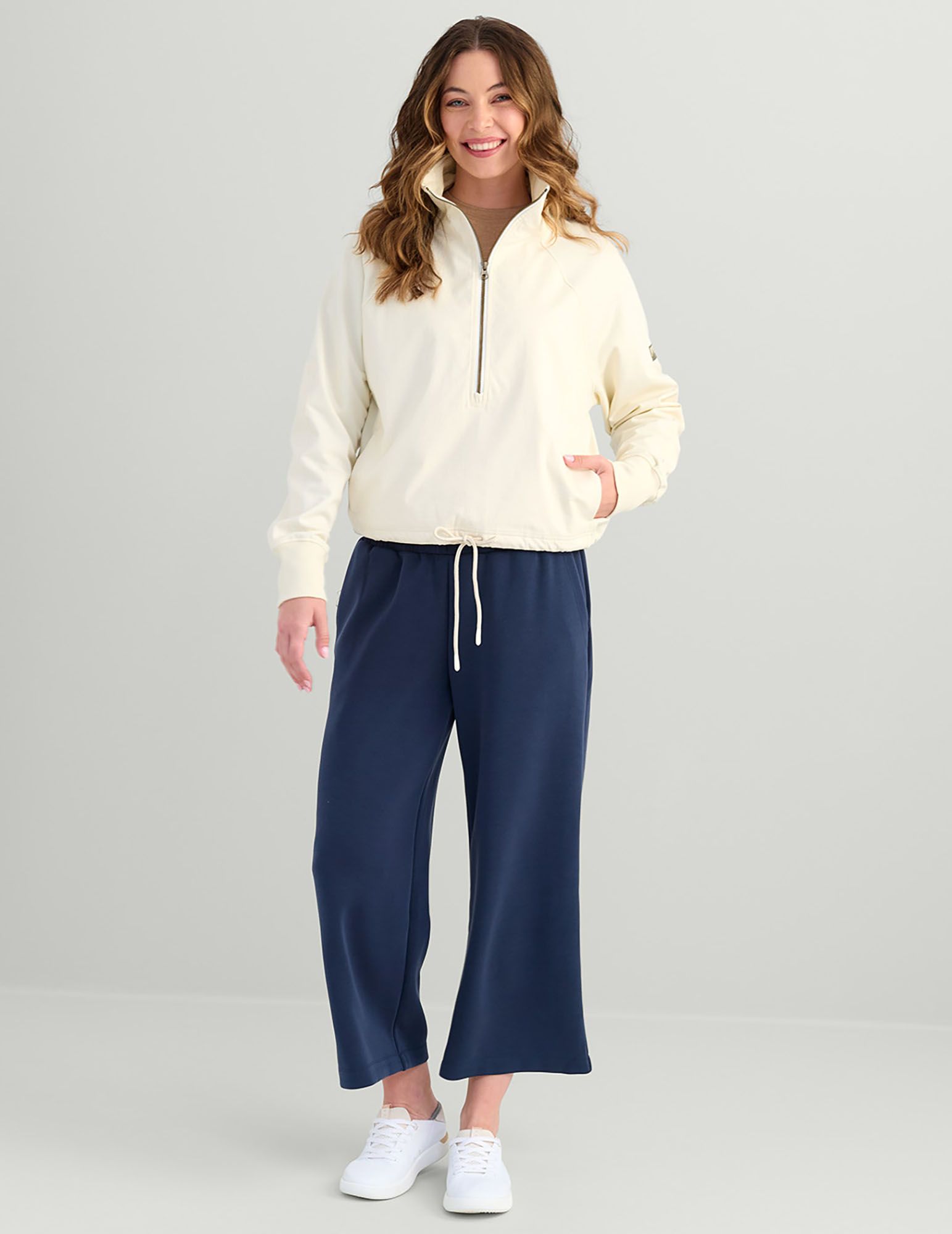 HUK Women's Cruiser Hybrid 1/2 Zip Pullover product image