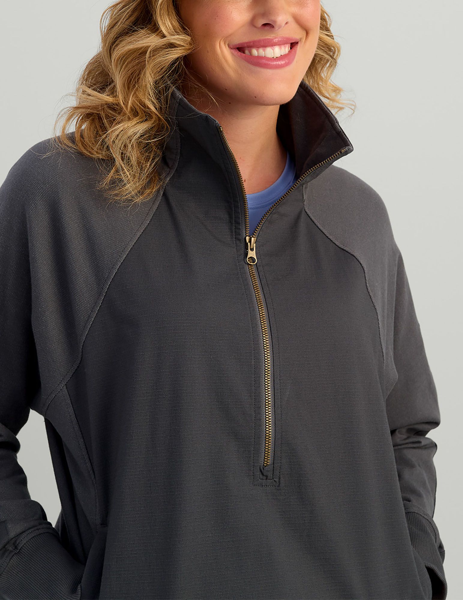HUK Women's Cruiser Hybrid 1/2 Zip Pullover product image
