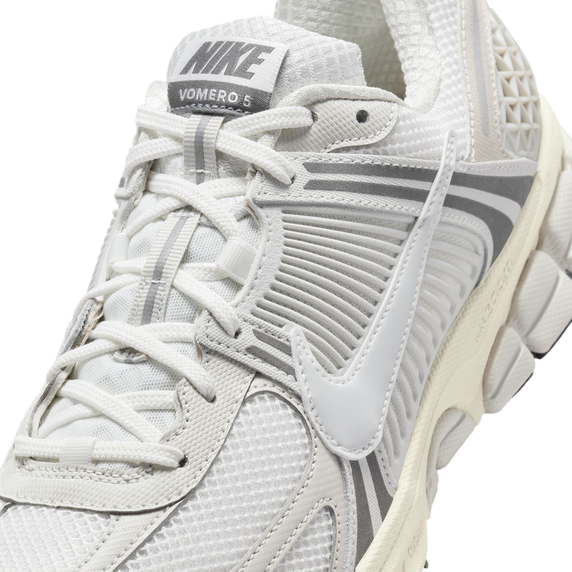Nike Men's Zoom Vomero 5 Shoes product image