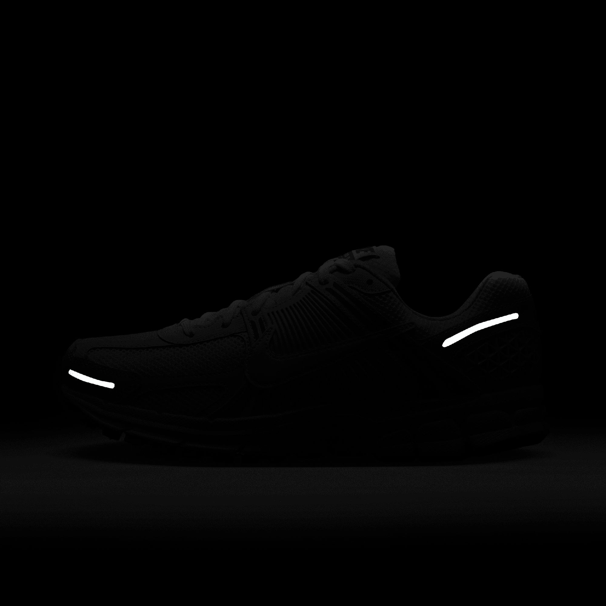 Nike Men's Zoom Vomero 5 Shoes product image