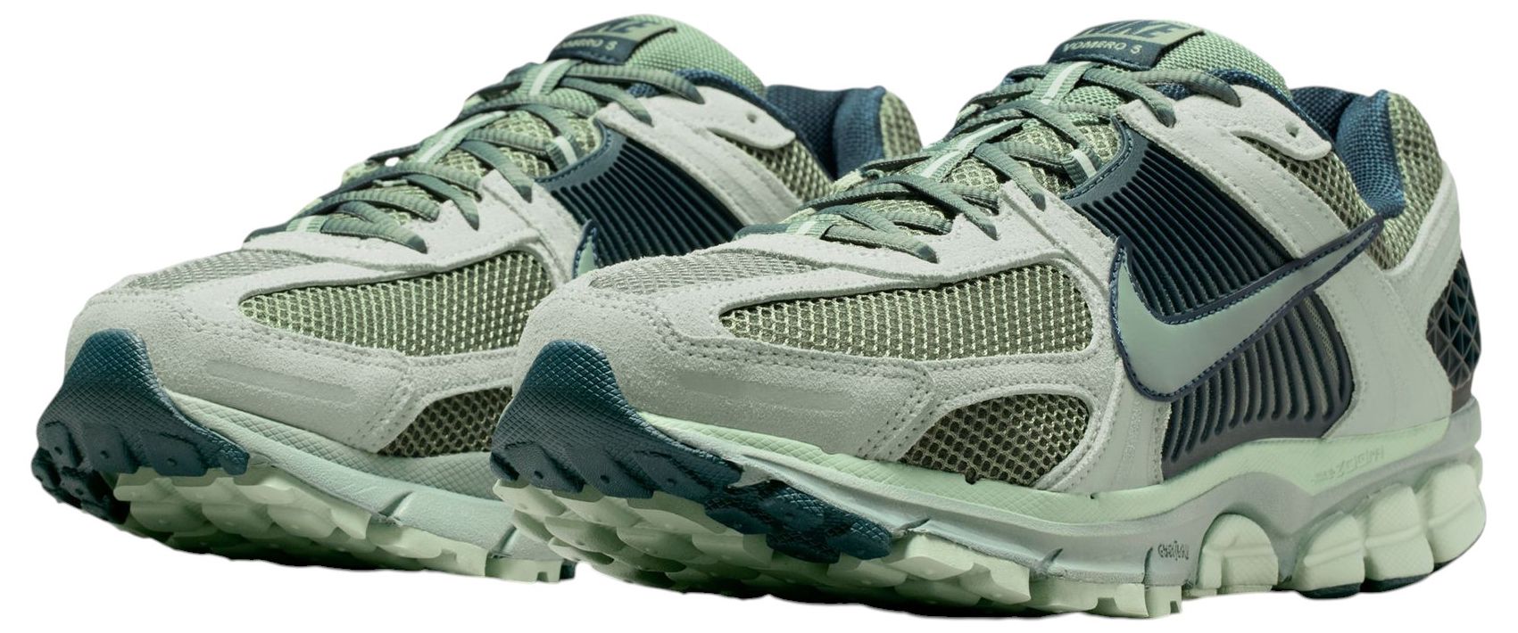 Nike Men's Zoom Vomero 5 Shoes product image