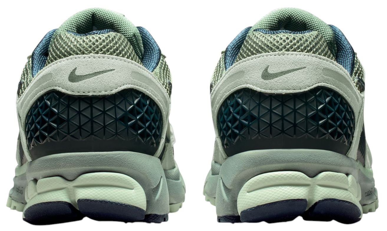 Nike Men's Zoom Vomero 5 Shoes product image