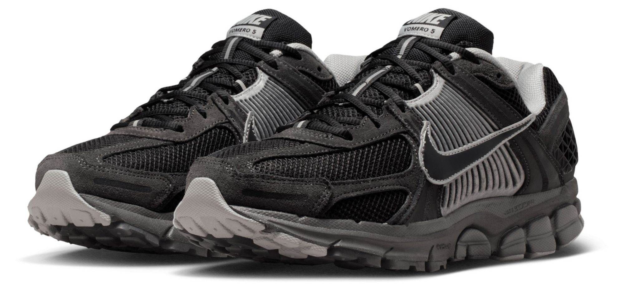 Nike Men's Zoom Vomero 5 Shoes product image