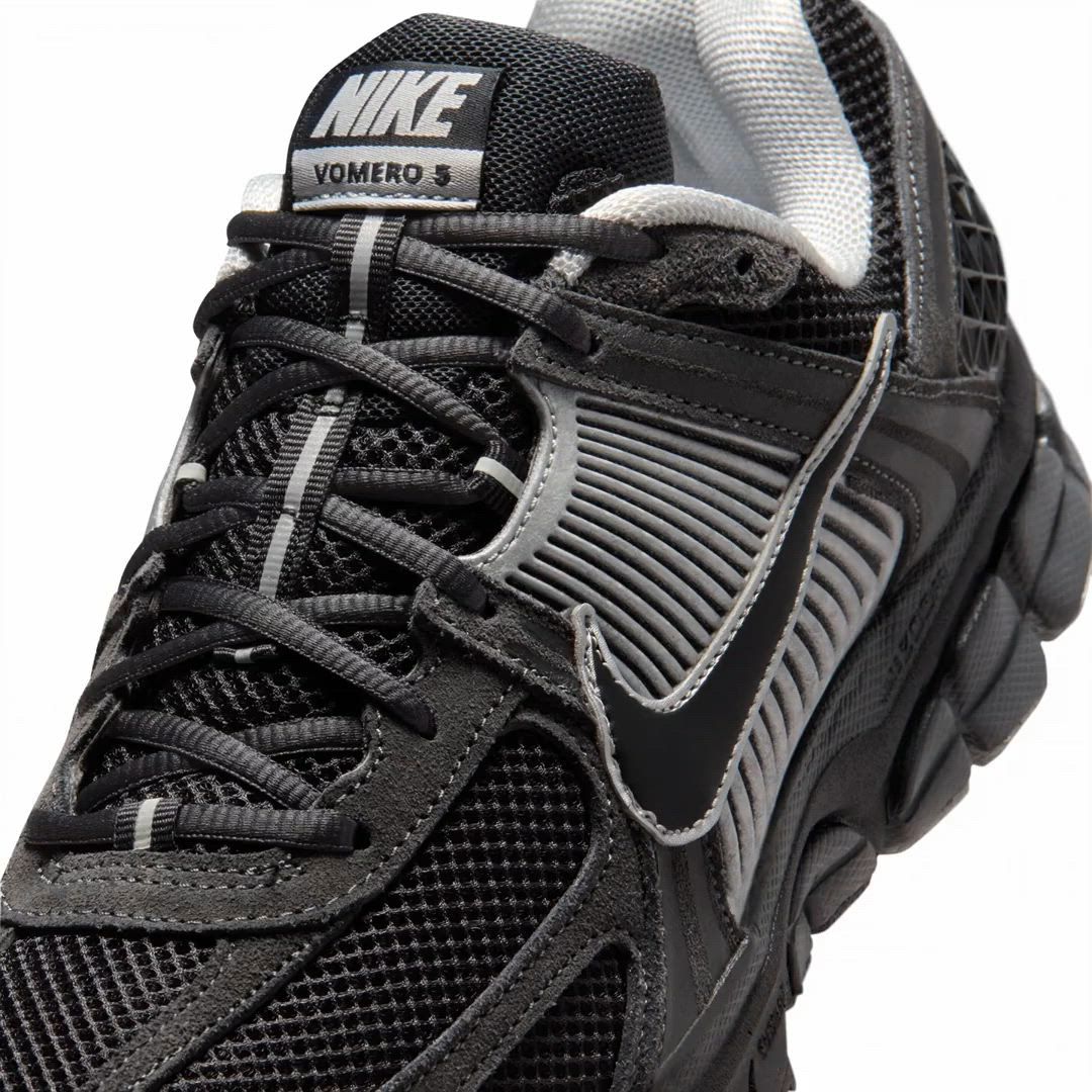Nike Men's Zoom Vomero 5 Shoes product