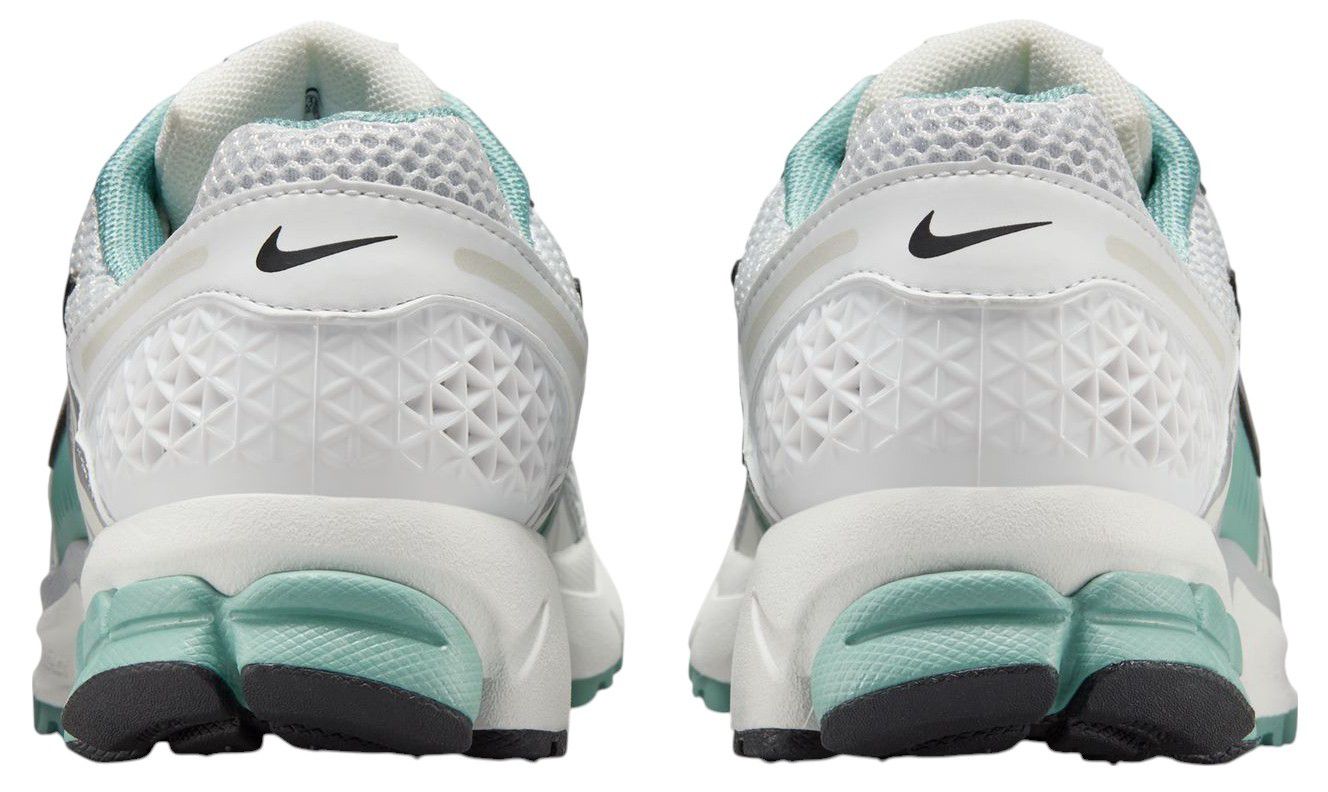 Nike Women's Zoom Vomero 5 Shoes product image