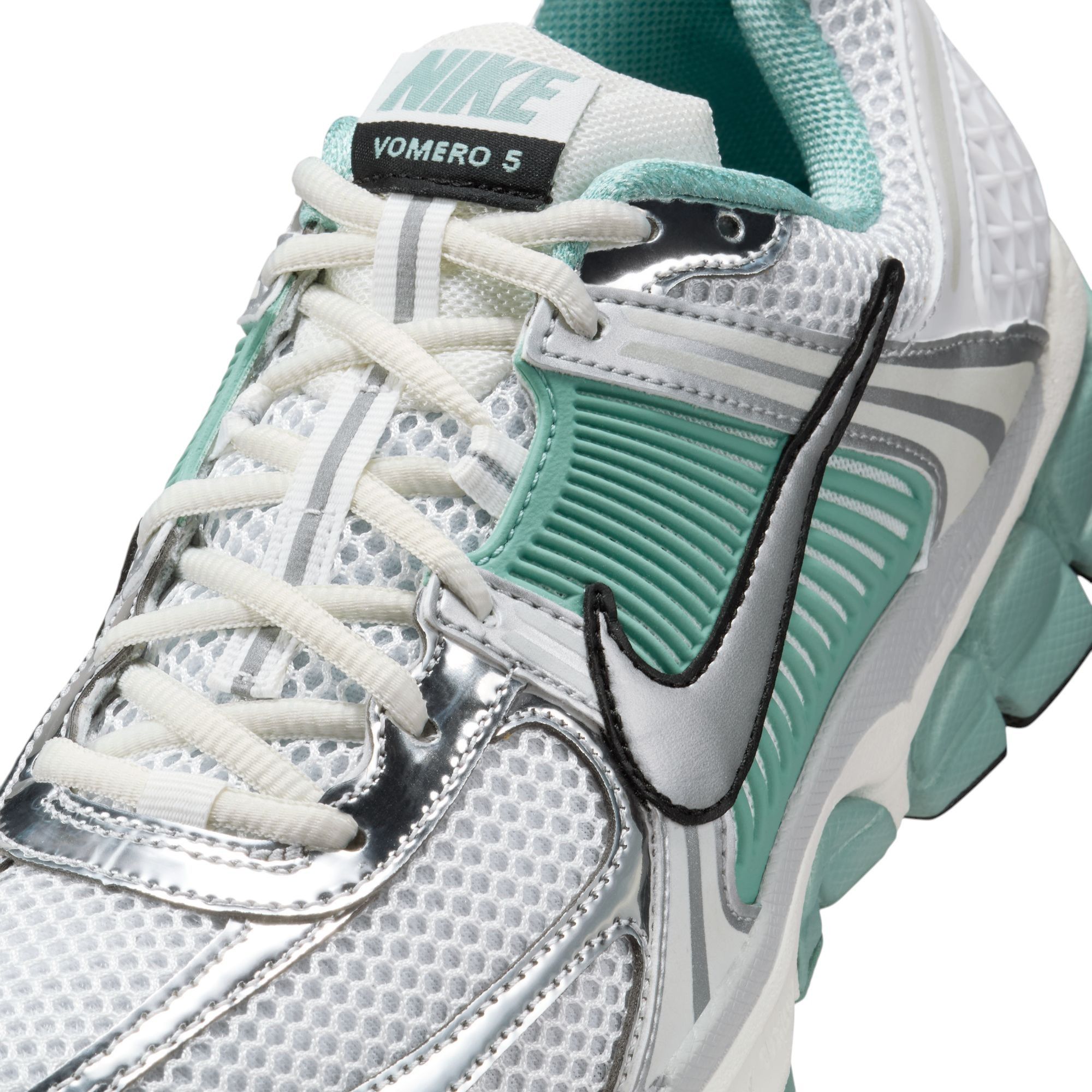 Nike Women's Zoom Vomero 5 Shoes product image