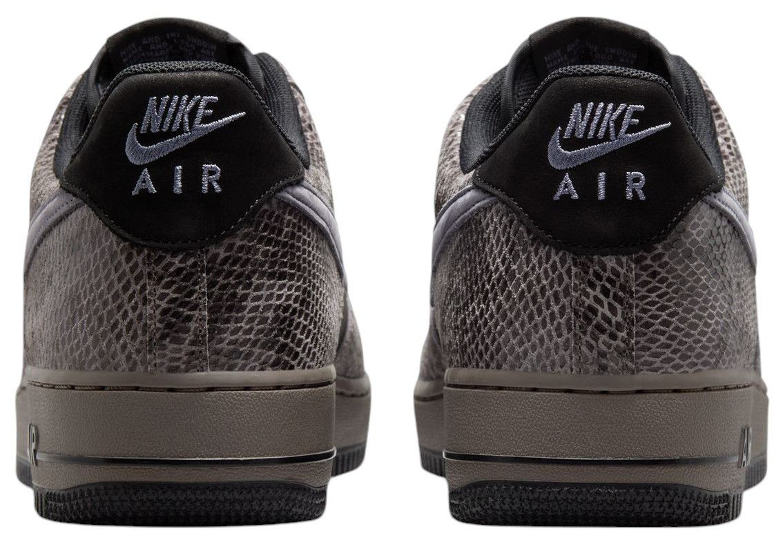 Nike Men's Air Force 1 '07 LV8 Shoes product image