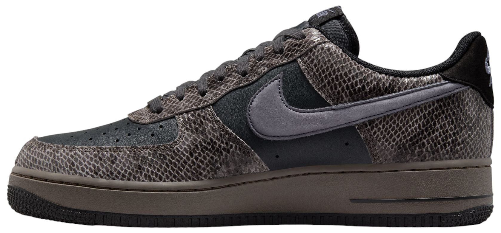 Nike Men's Air Force 1 '07 LV8 Shoes product image