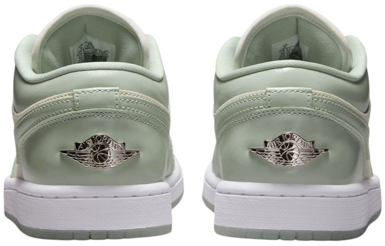 Air Jordan 1 Low SE Women's Shoes product image