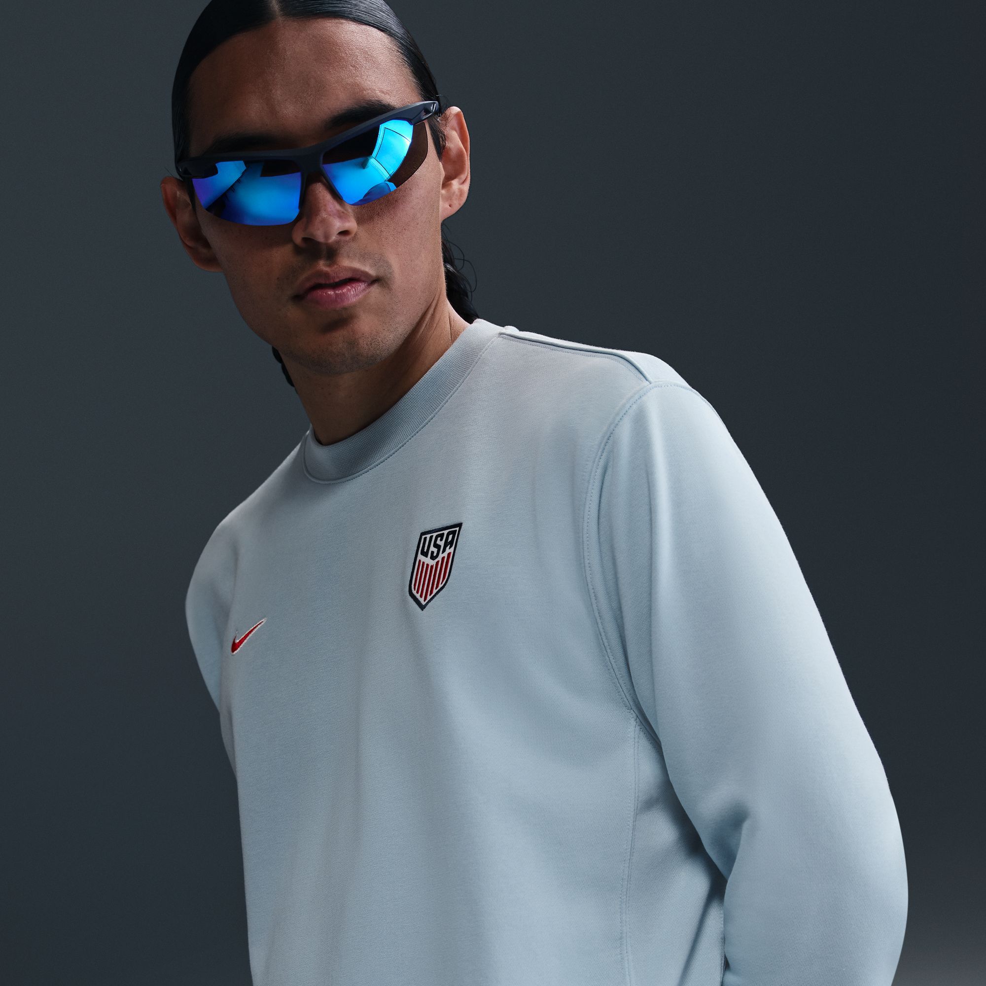 Nike Men's USA Light Blue Logo Crewneck Sweatshirt product image