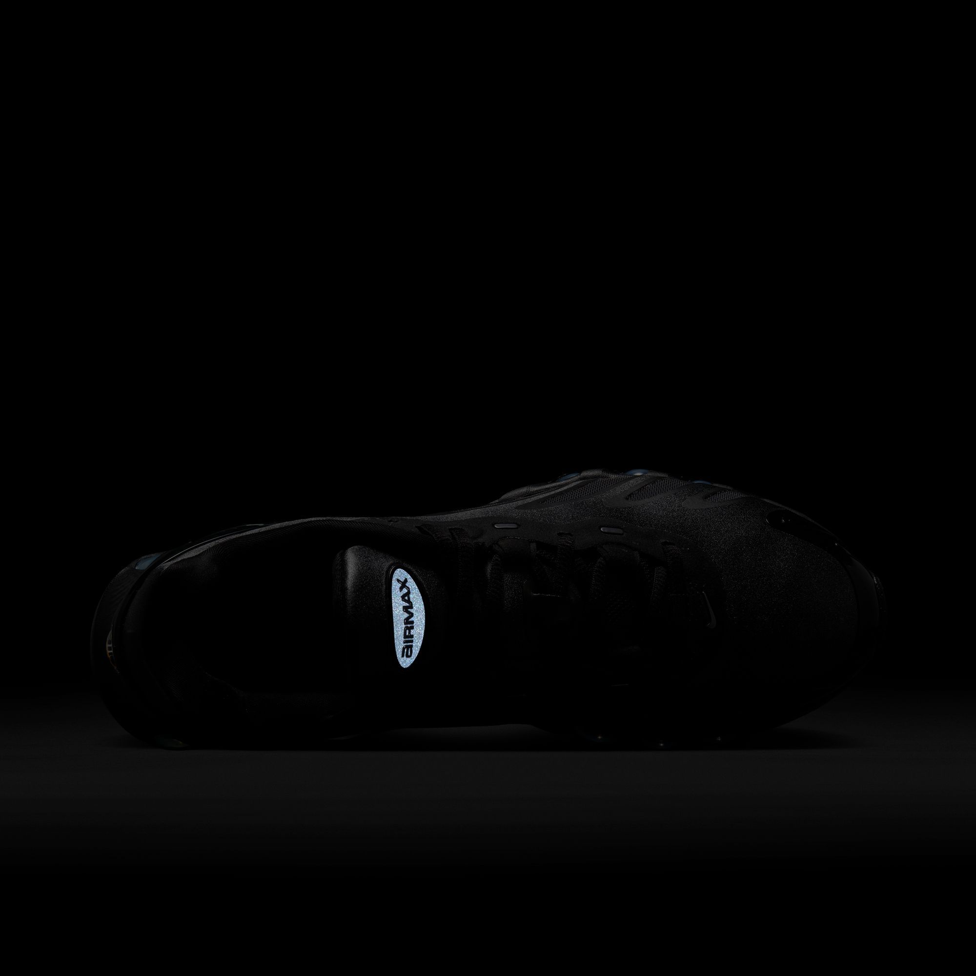 Nike Women's Air Max Dn8 Shoes product image