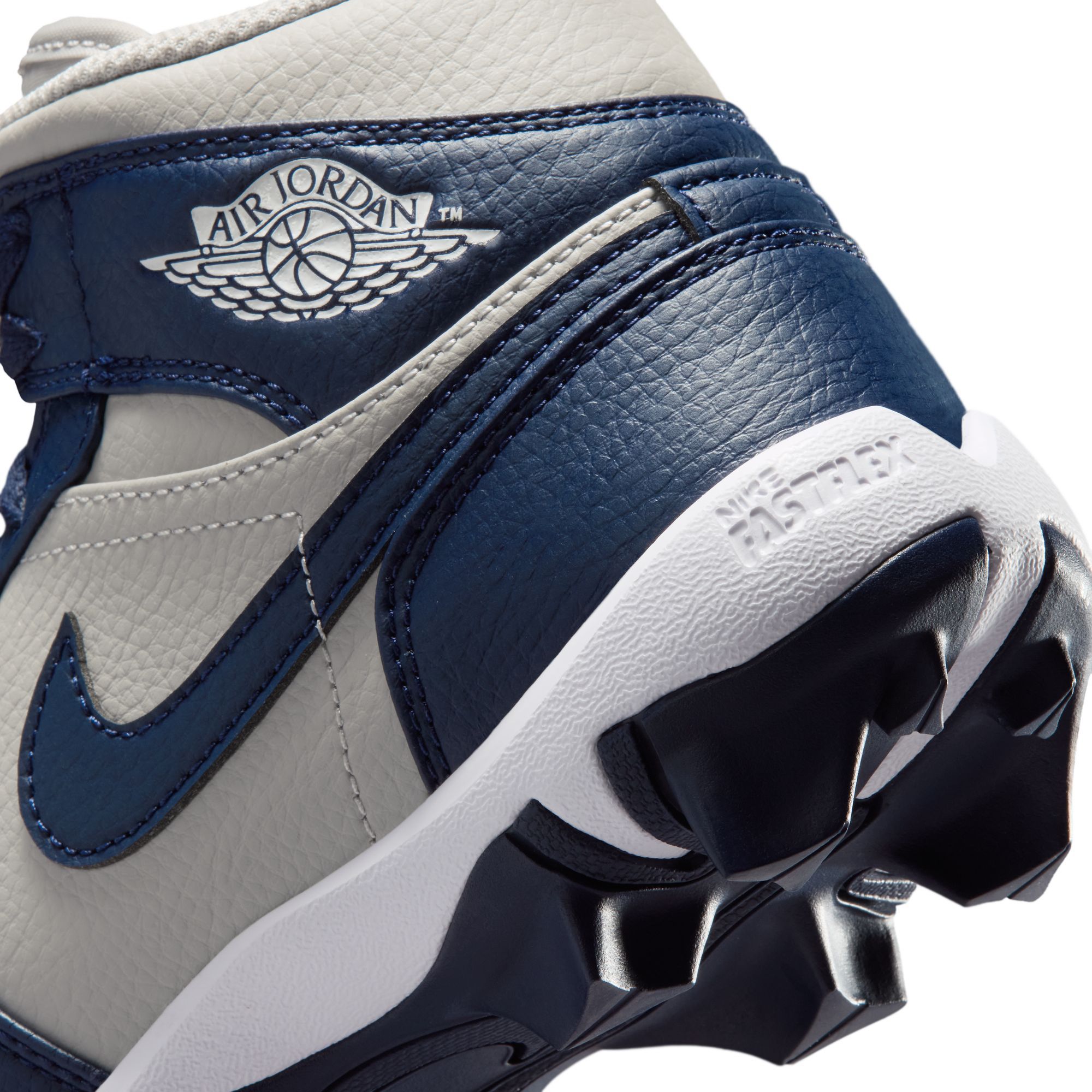 Jordan 1 Kids' Mid Multisport Cleats product image