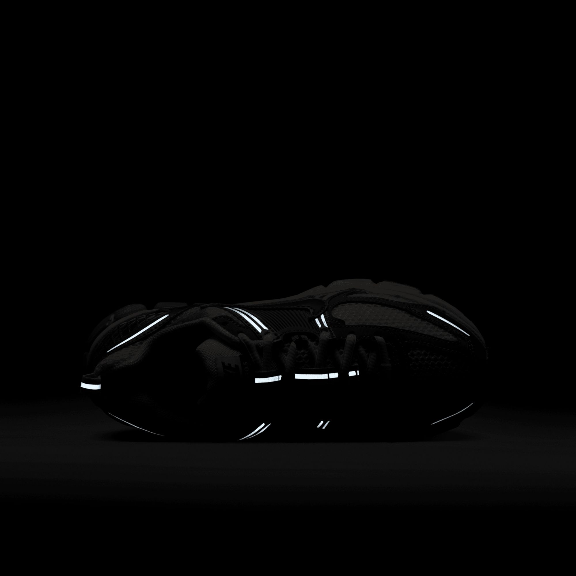 Nike Kids' Grade School Vomero 5 Shoes product image