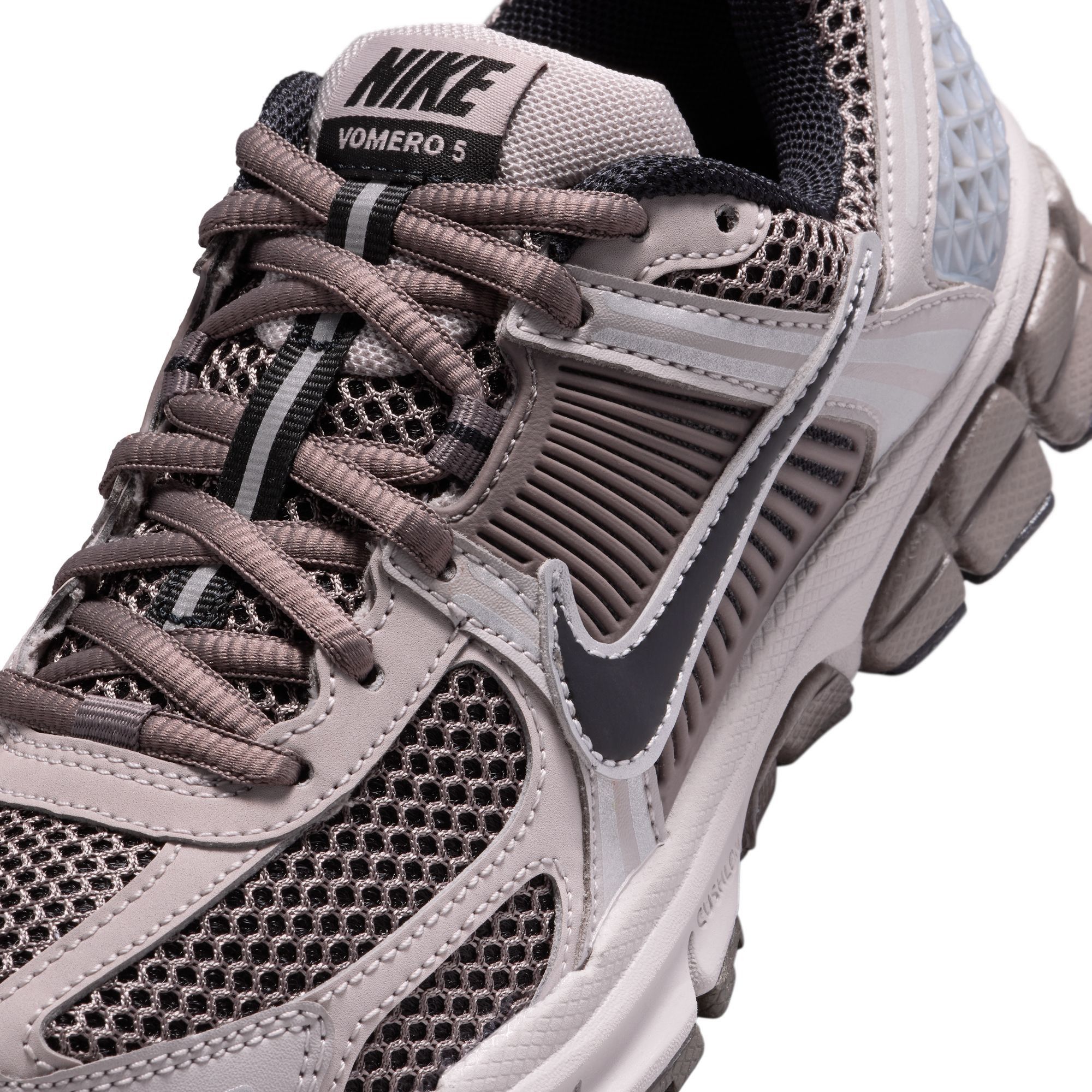 Nike Kids' Grade School Vomero 5 Shoes product image