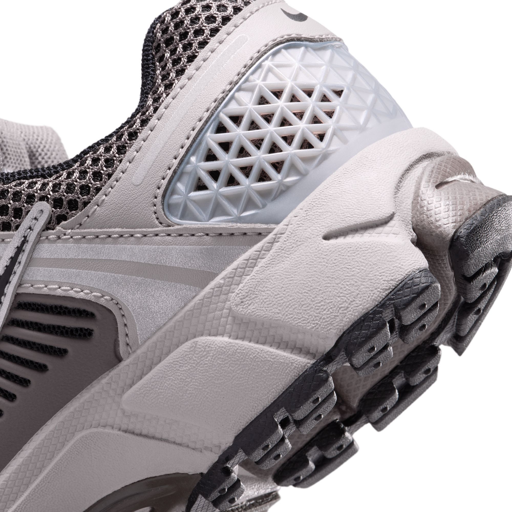 Nike Kids' Grade School Vomero 5 Shoes product image