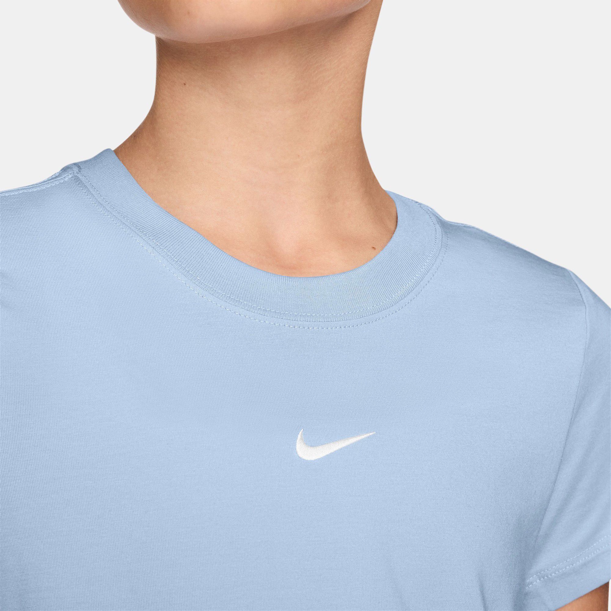 Nike Girls' Sportswear Cropped T-Shirt product image