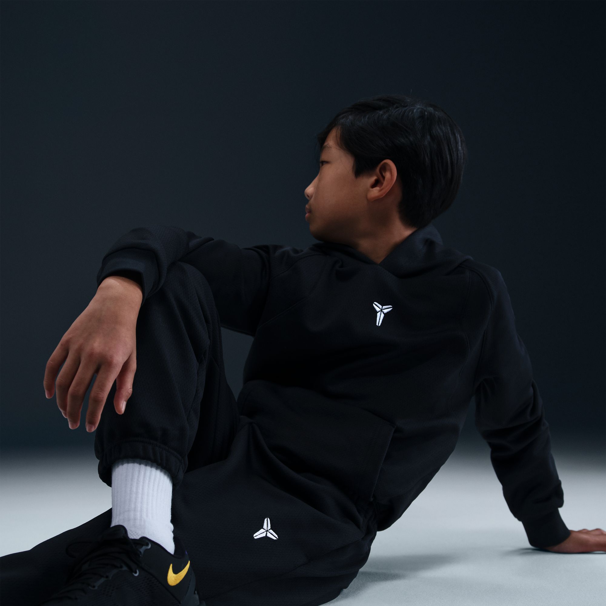 Nike Kid's Kobe Therma-FIT Pants product image