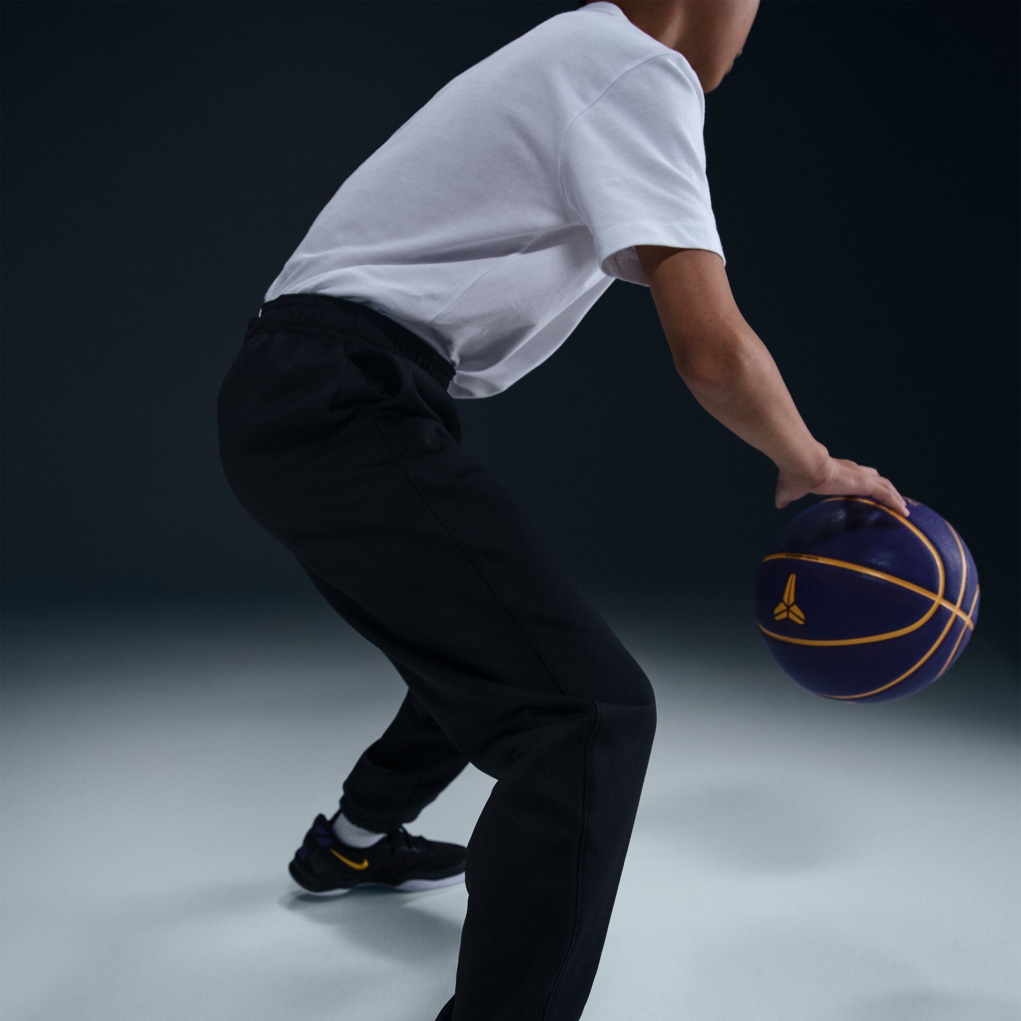 Nike Kid's Kobe Therma-FIT Pants product image