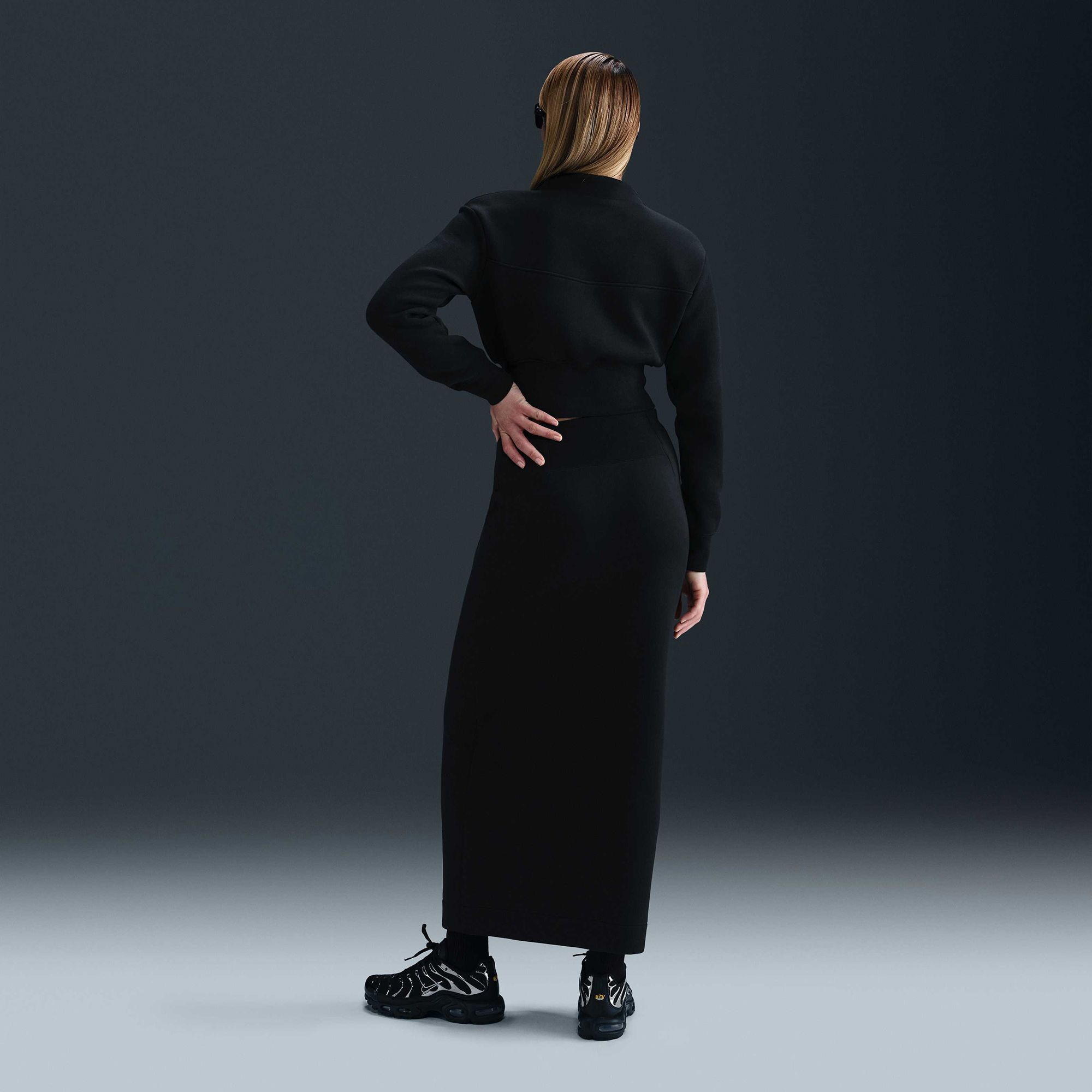 Nike Women's Sportswear Tech Fleece Cropped 1/2-Zip Top product image