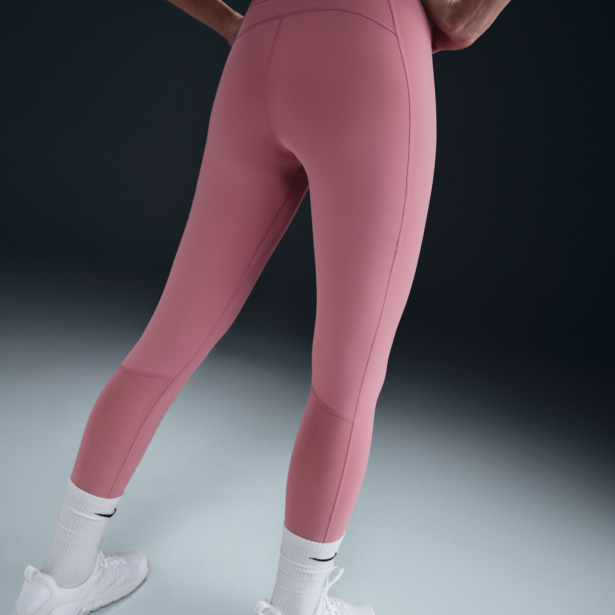 Nike Women's Pro Mid-Rise 7/8 Graphic Leggings product image