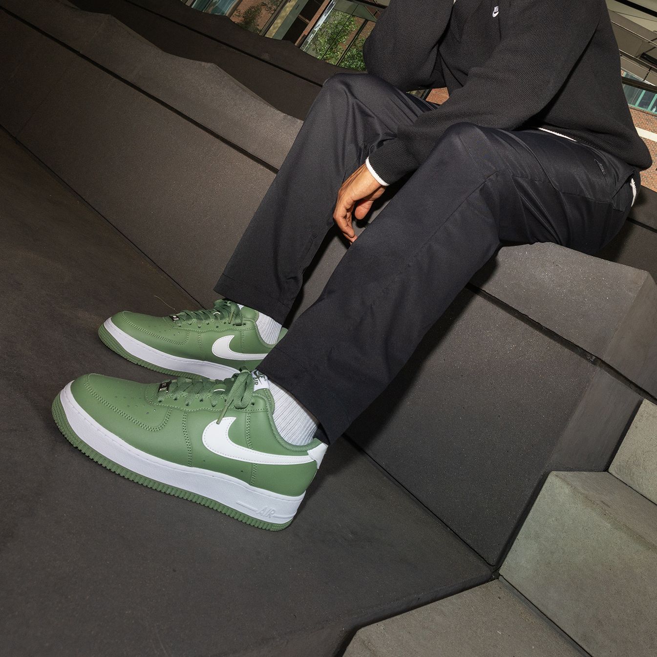 Nike Men's Club Woven Tapered Pants product image