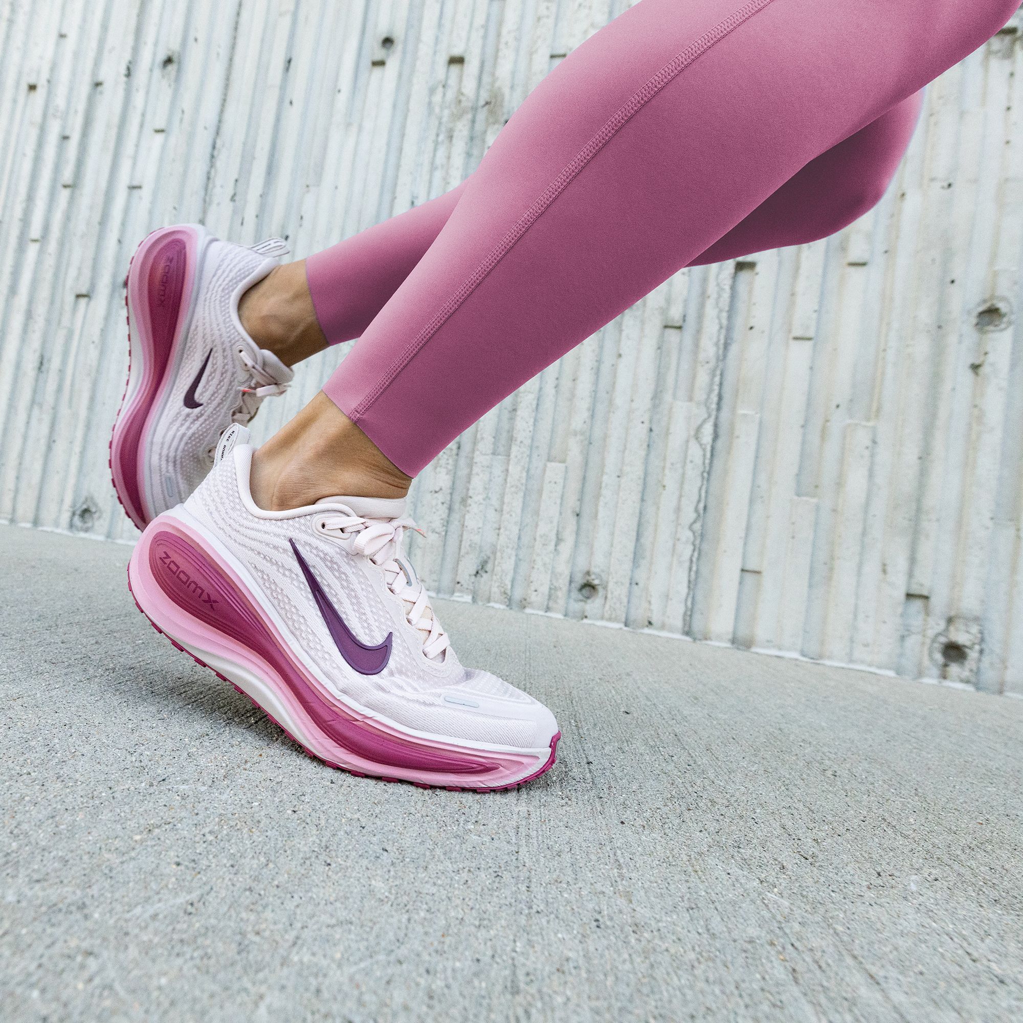 Nike Women's Swift 7/8 Running Leggings product image