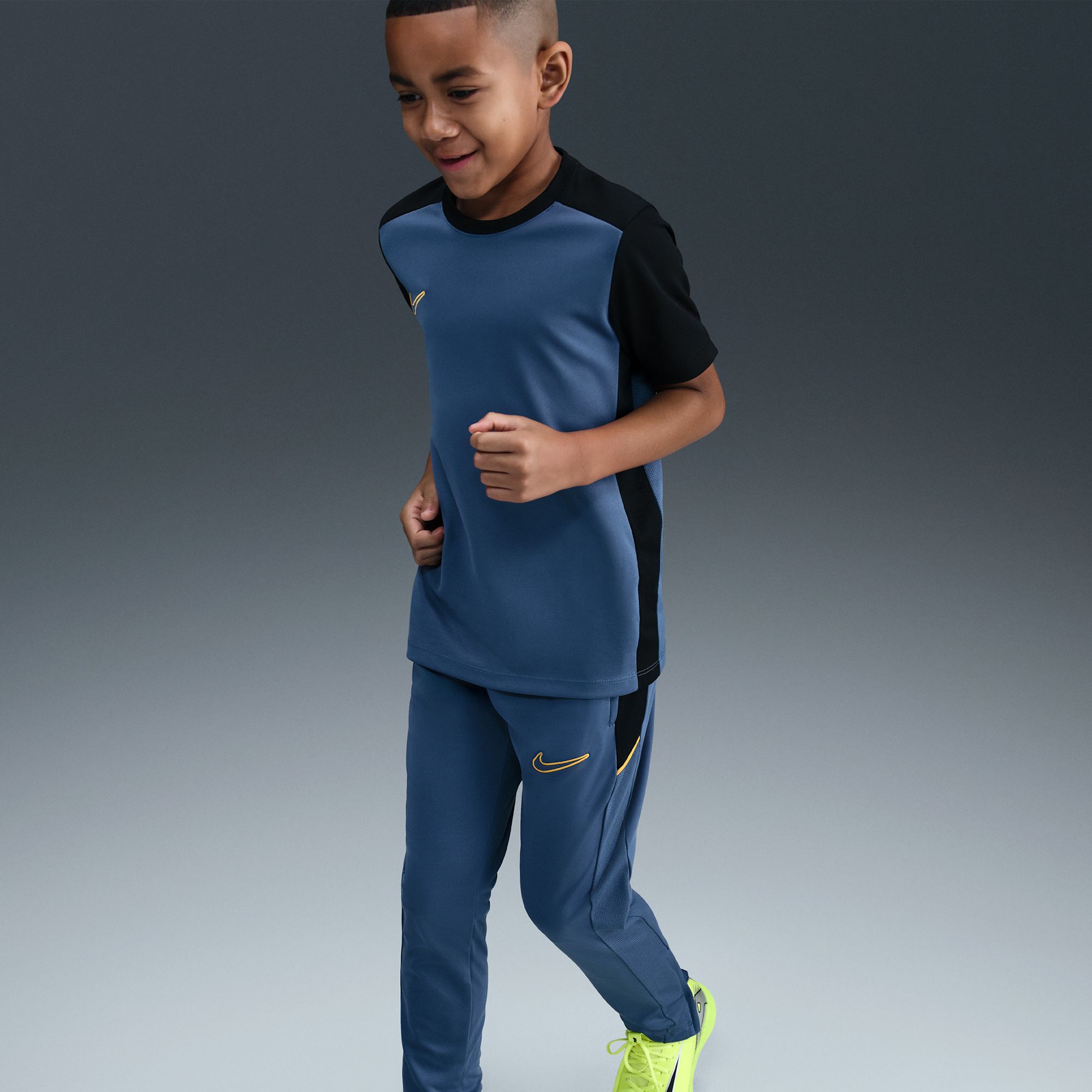 Nike Kids' Dri-FIT Academy Soccer Track Pants product image